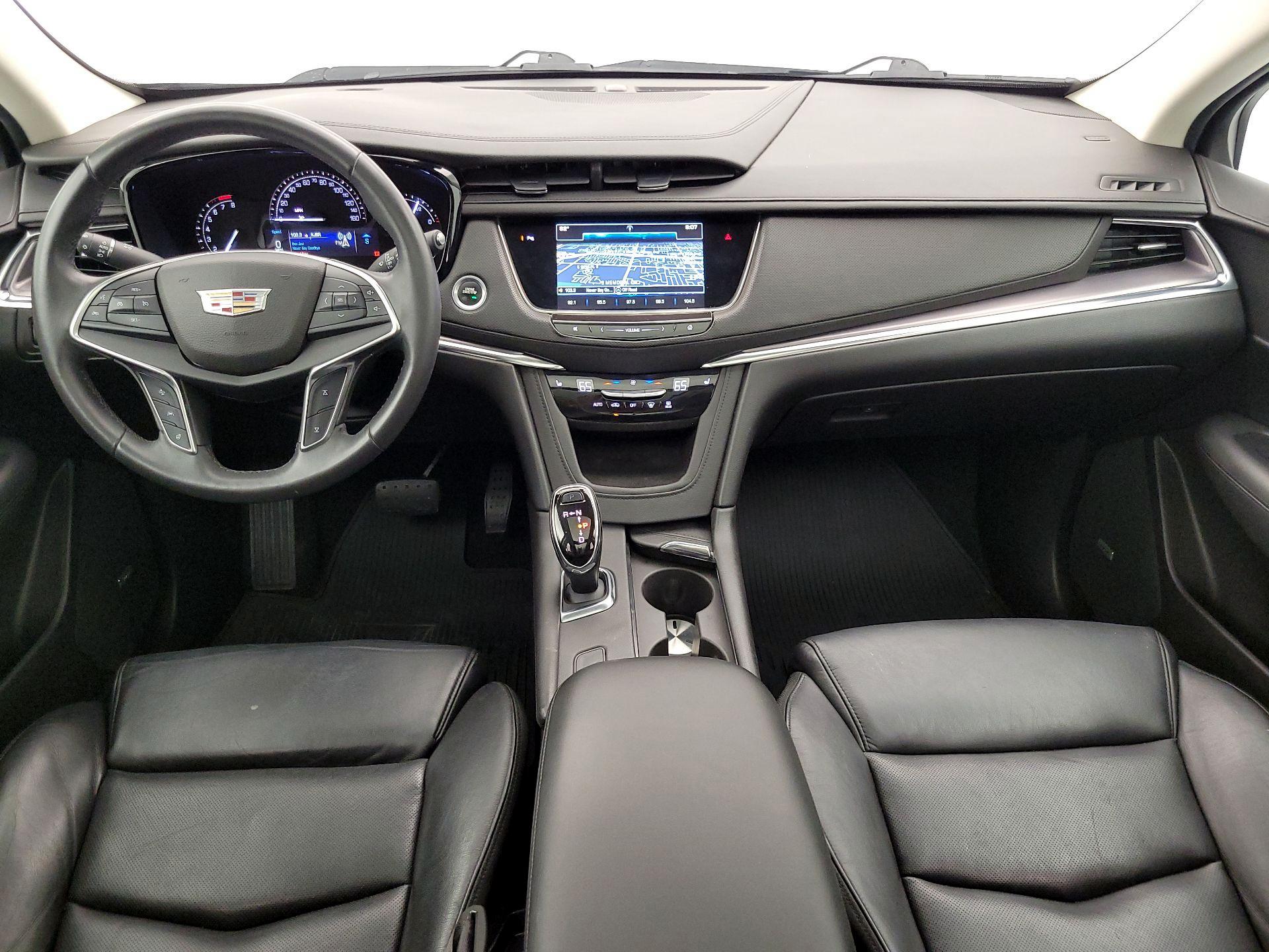 Thumbnail: 2017 Cadillac XT5 - 9