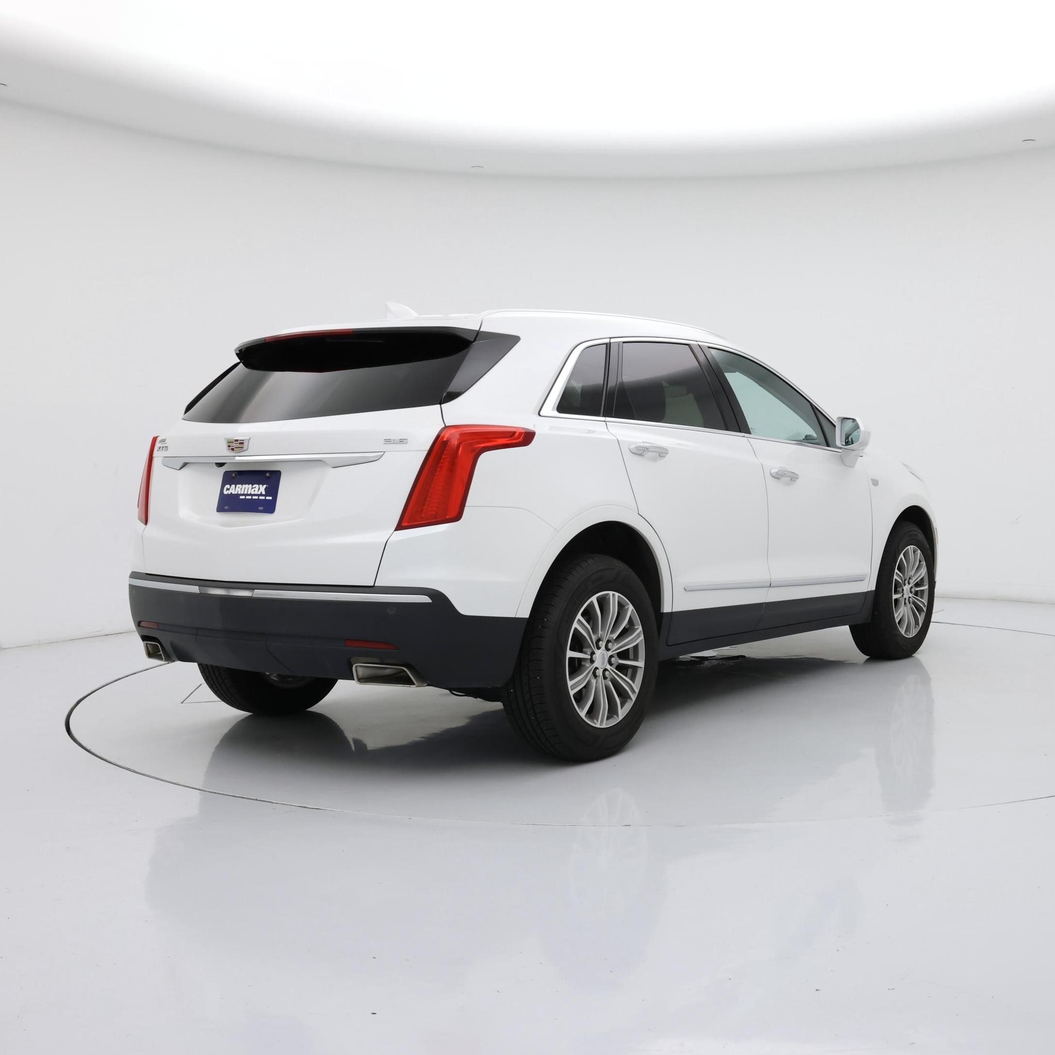Thumbnail: 2017 Cadillac XT5 - 8