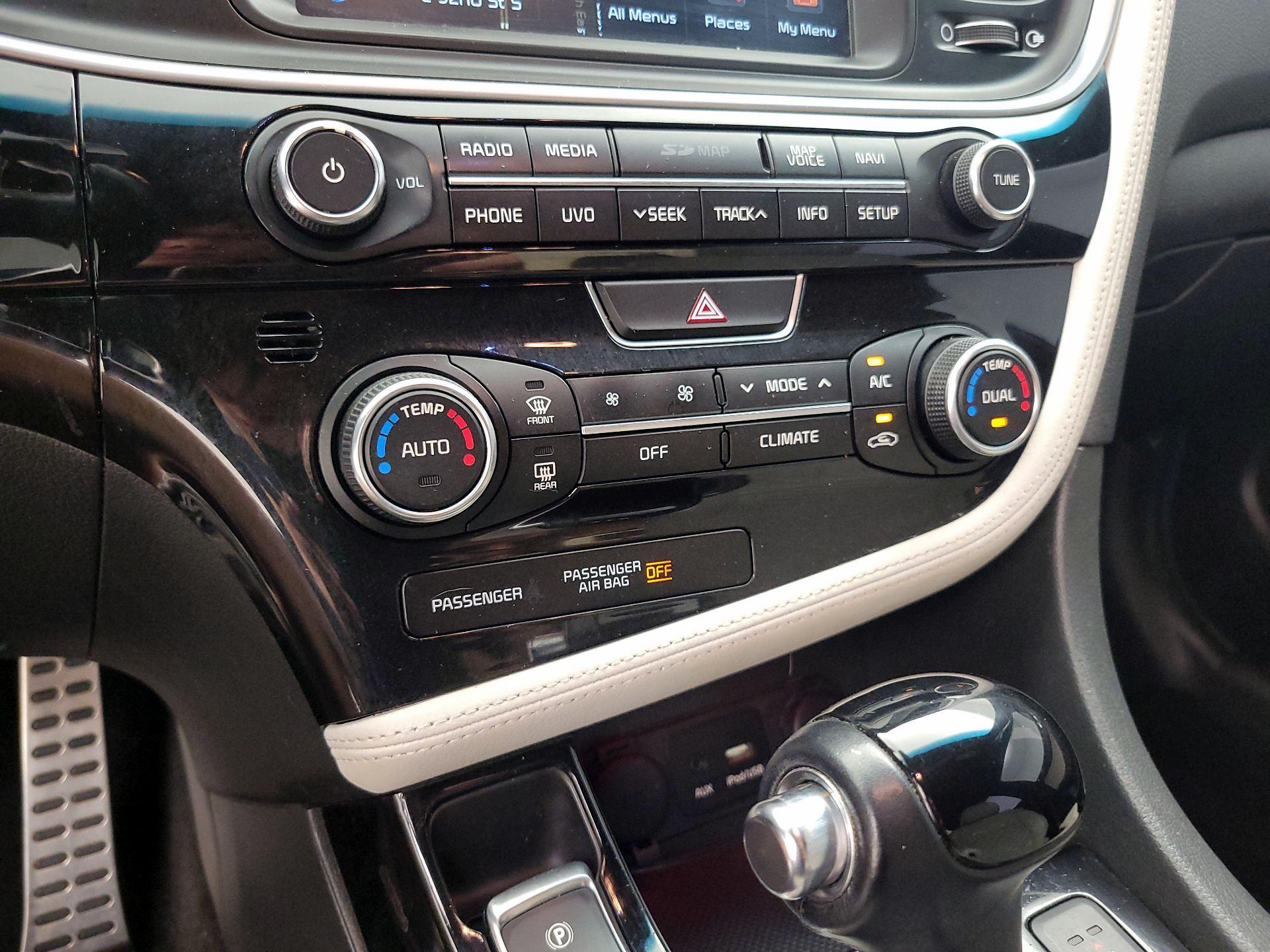 Thumbnail: 2015 Kia Optima - 17