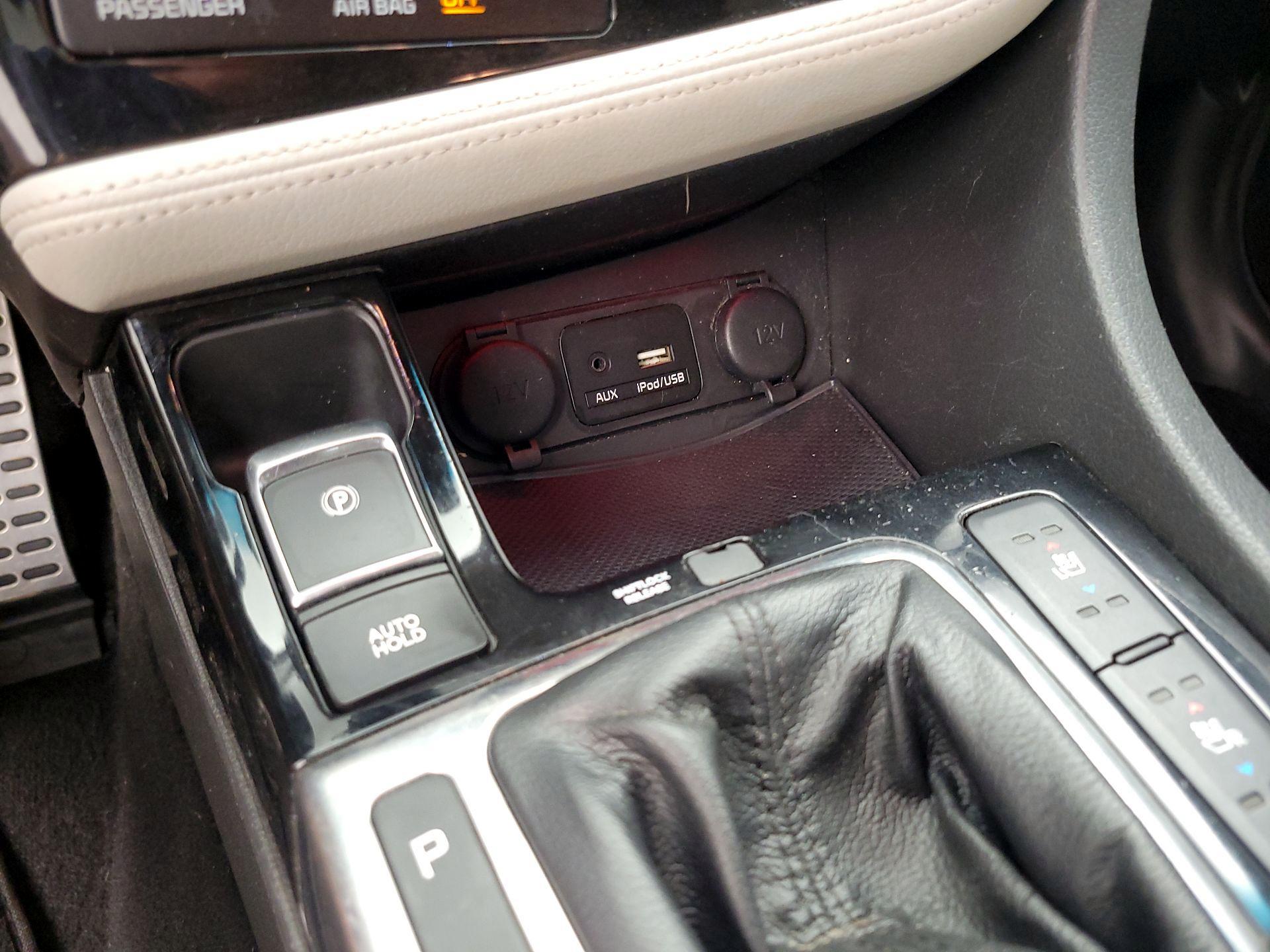 Thumbnail: 2015 Kia Optima - 19