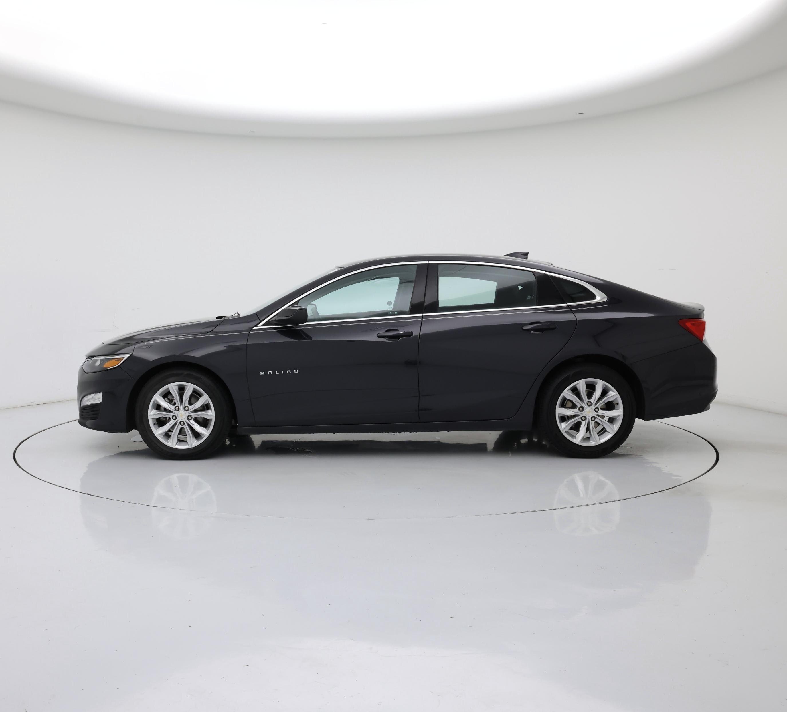 Thumbnail: 2023 Chevrolet Malibu - 3
