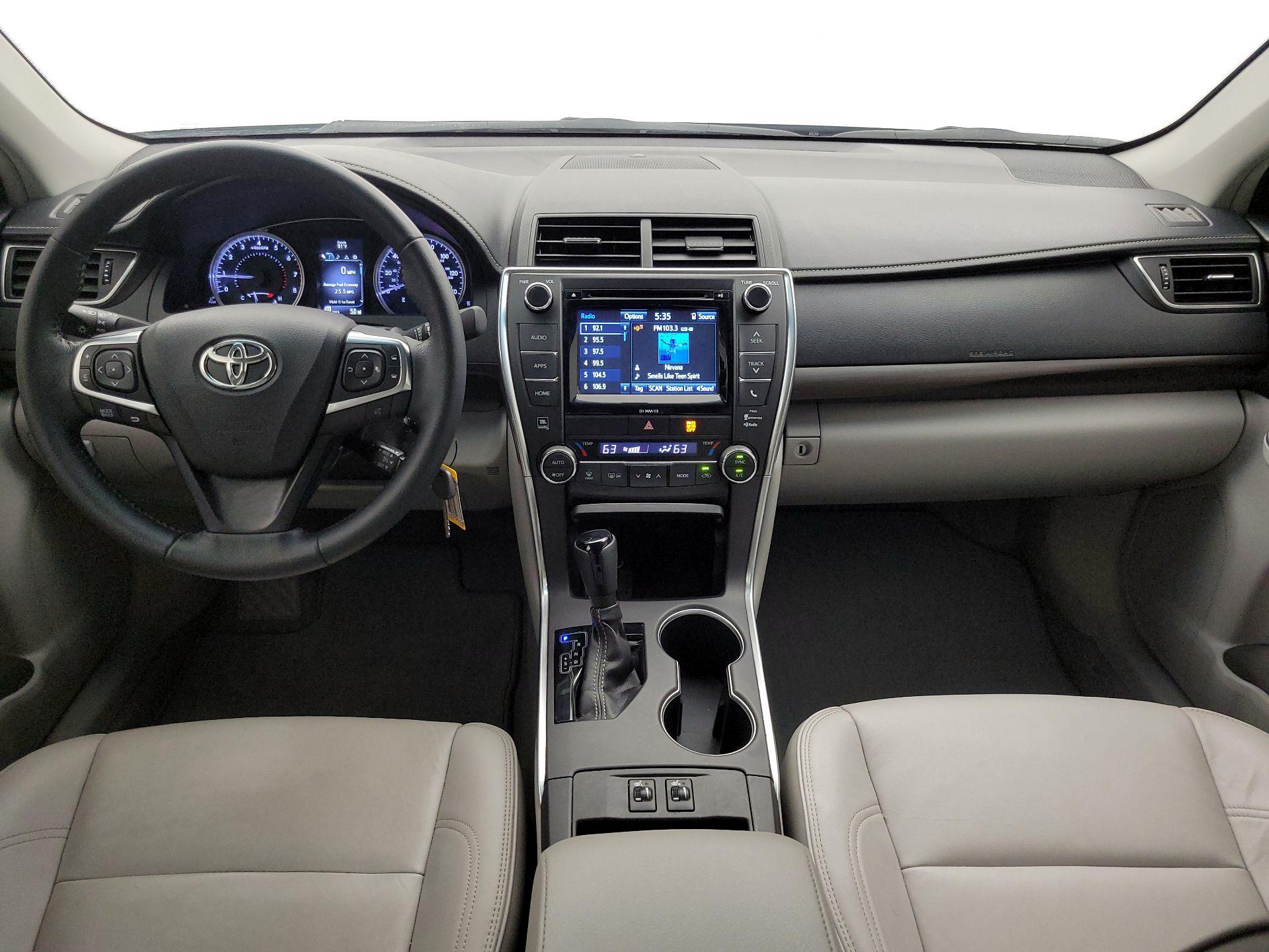 Thumbnail: 2017 Toyota Camry - 9