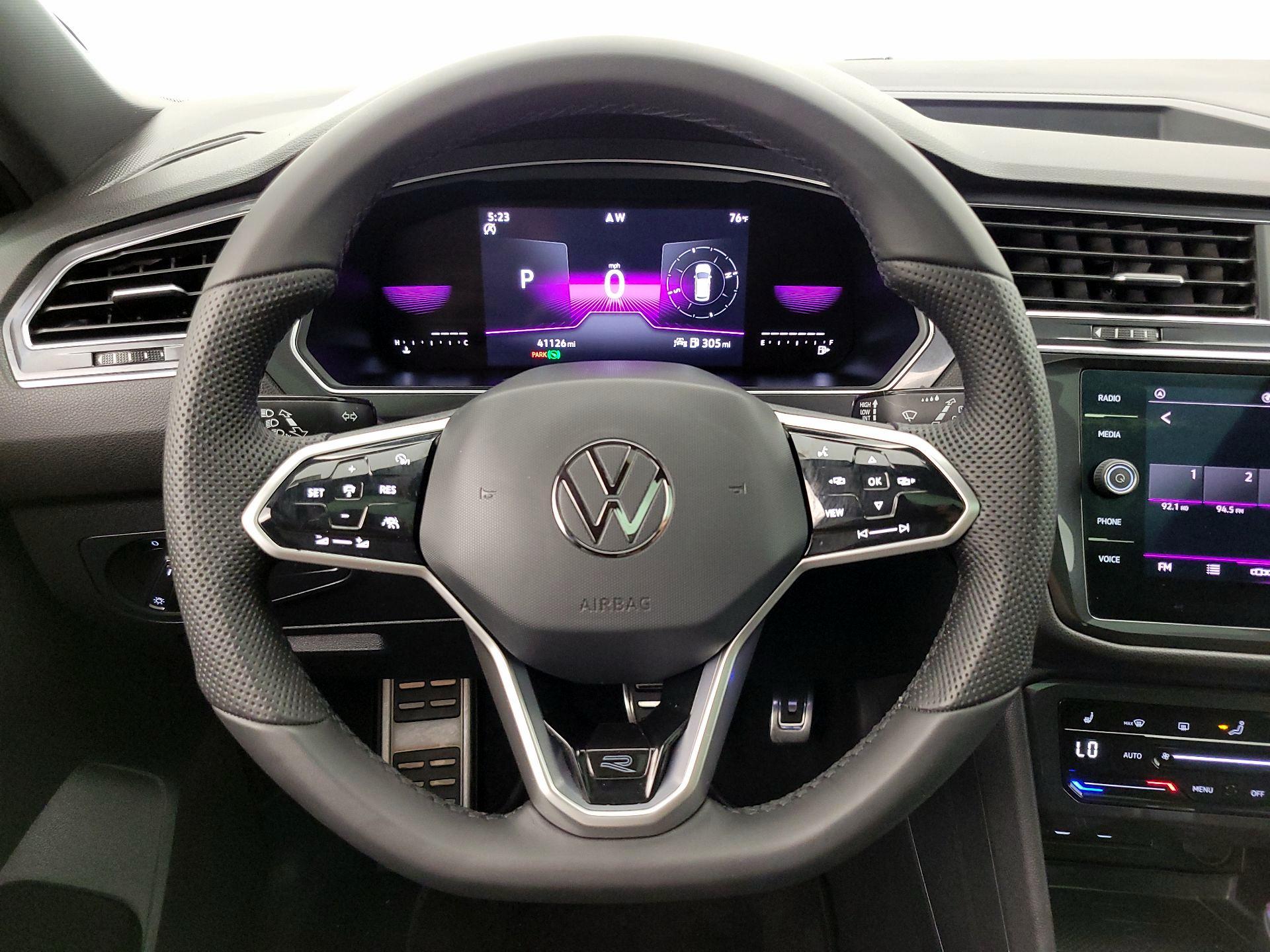 Thumbnail: 2022 Volkswagen Tiguan - 10