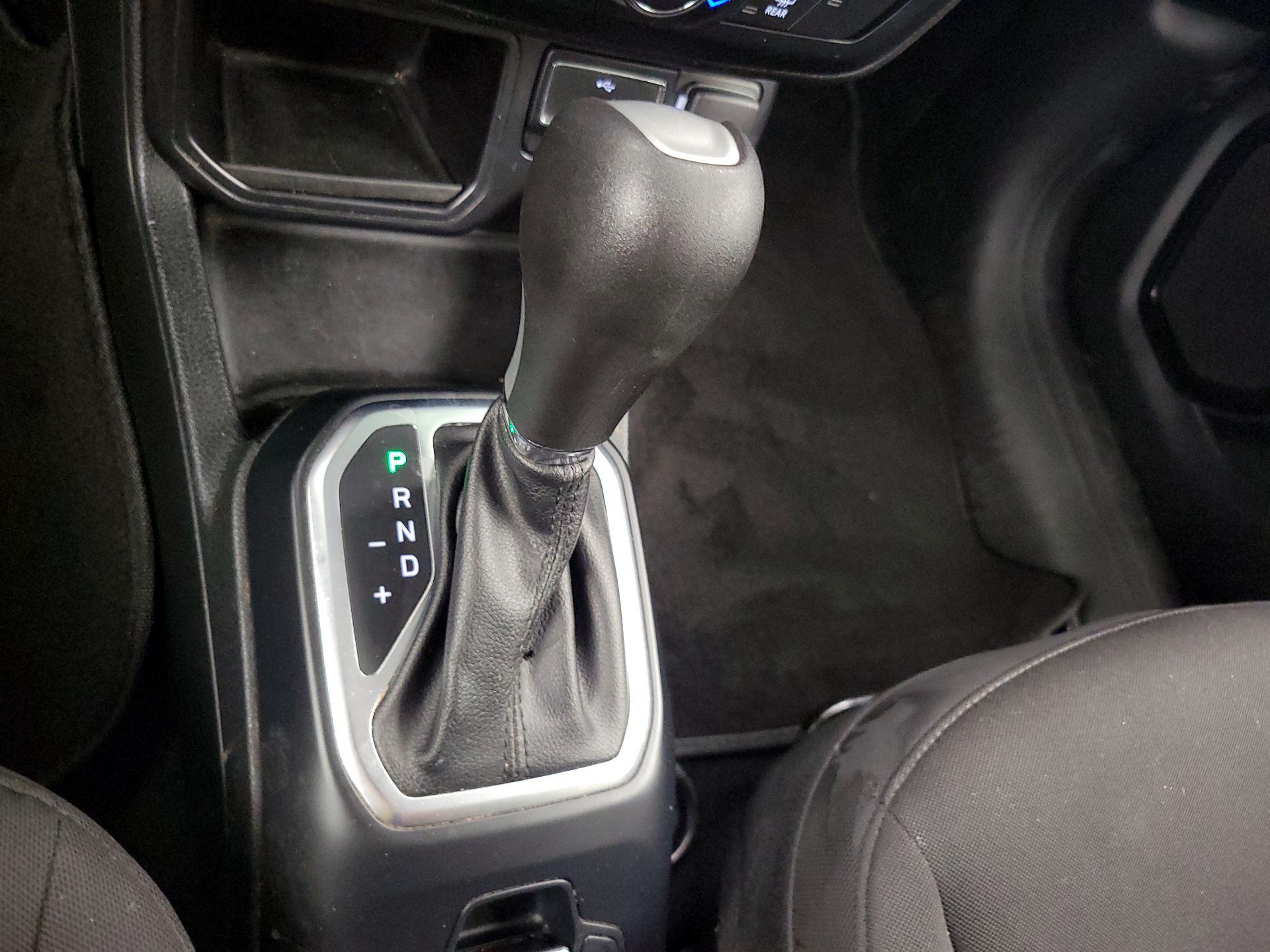 Thumbnail: 2019 Jeep Renegade - 17