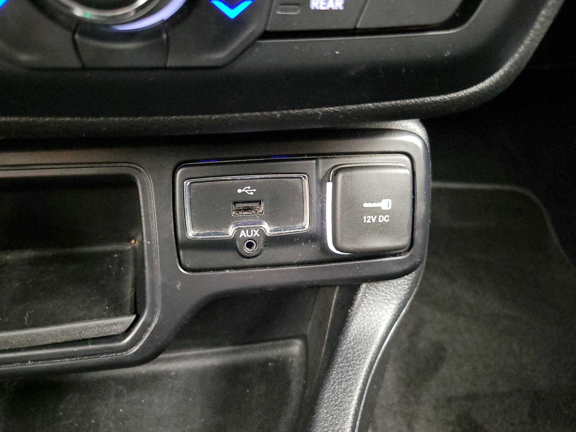 Thumbnail: 2019 Jeep Renegade - 18