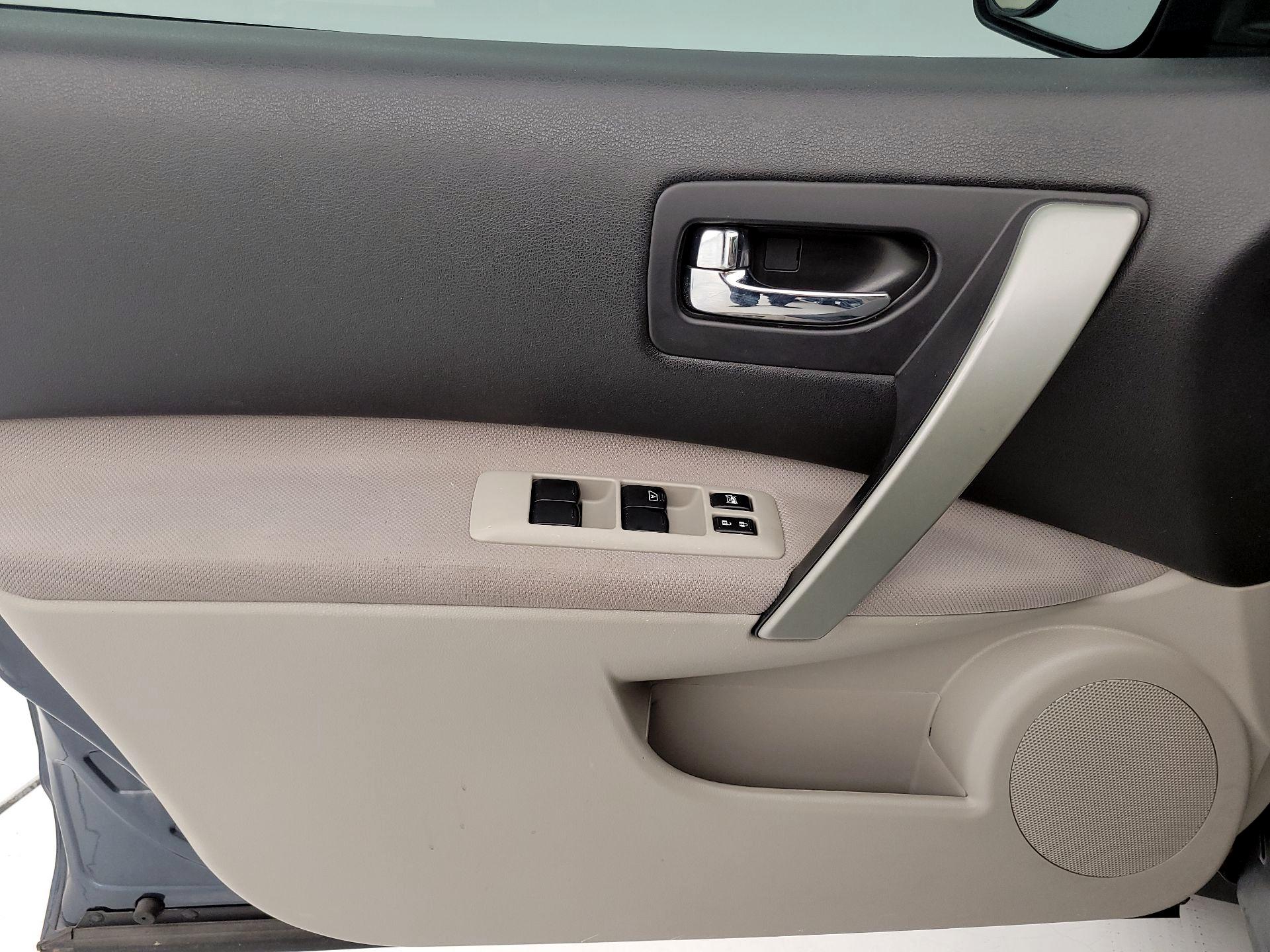 Thumbnail: 2013 Nissan Rogue - 12