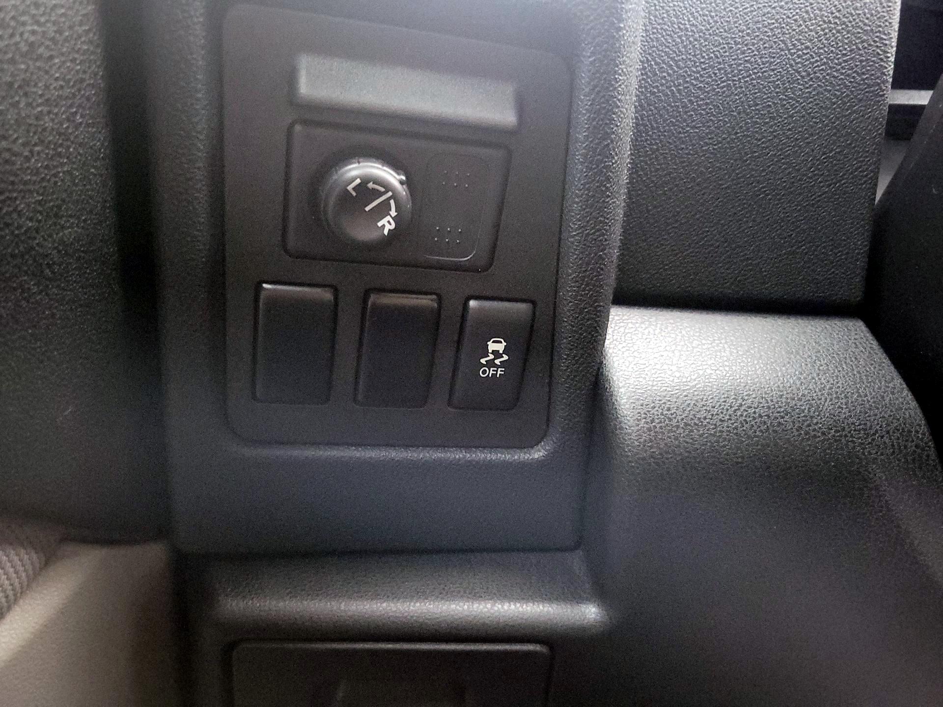 Thumbnail: 2013 Nissan Rogue - 13