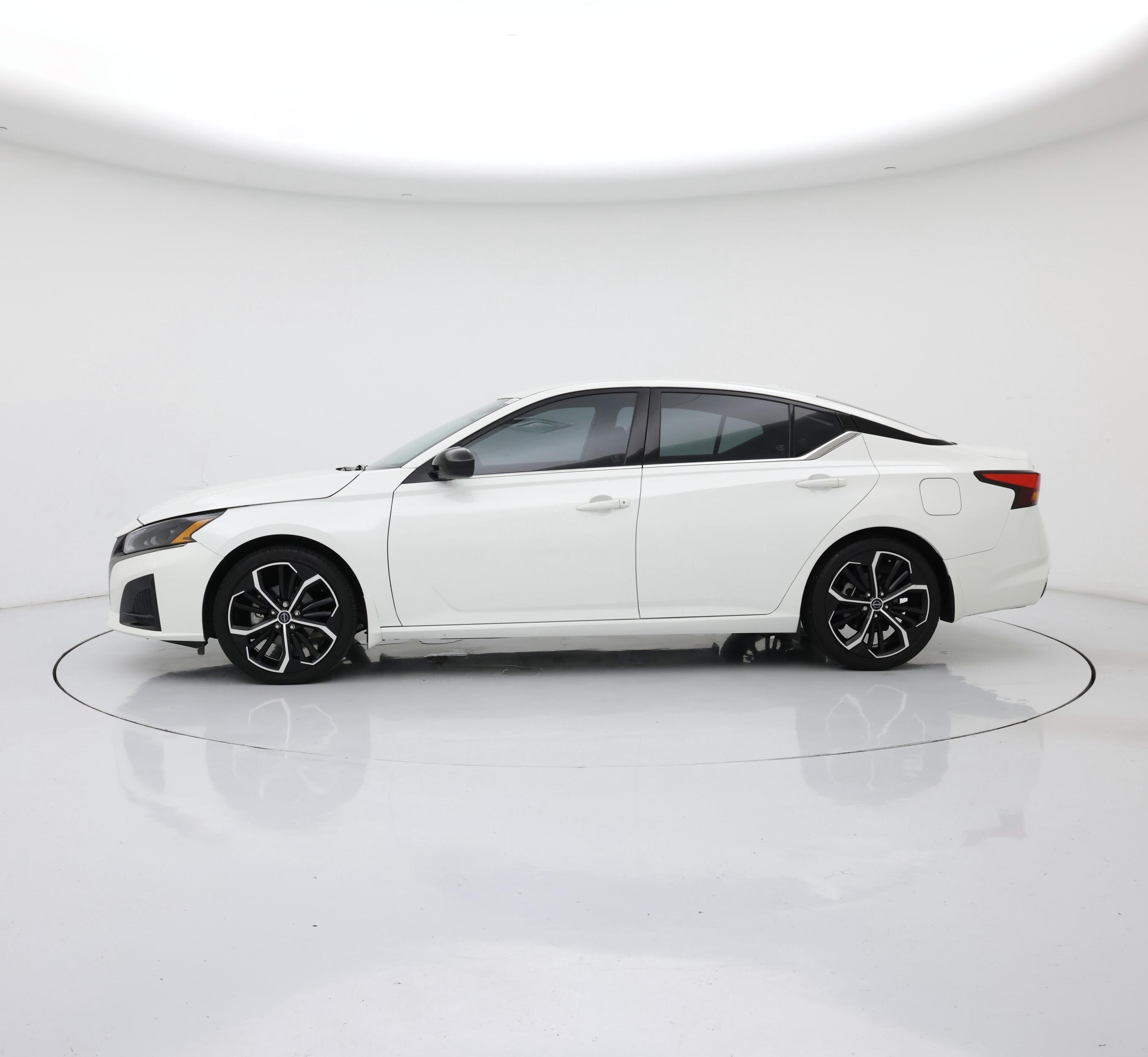 Thumbnail: 2023 Nissan Altima - 3