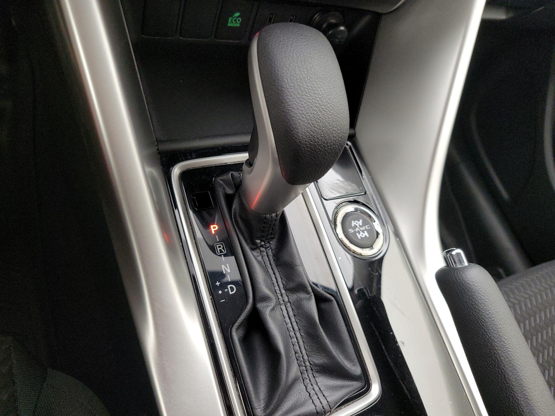 Thumbnail: 2018 Mitsubishi Eclipse Cross - 17
