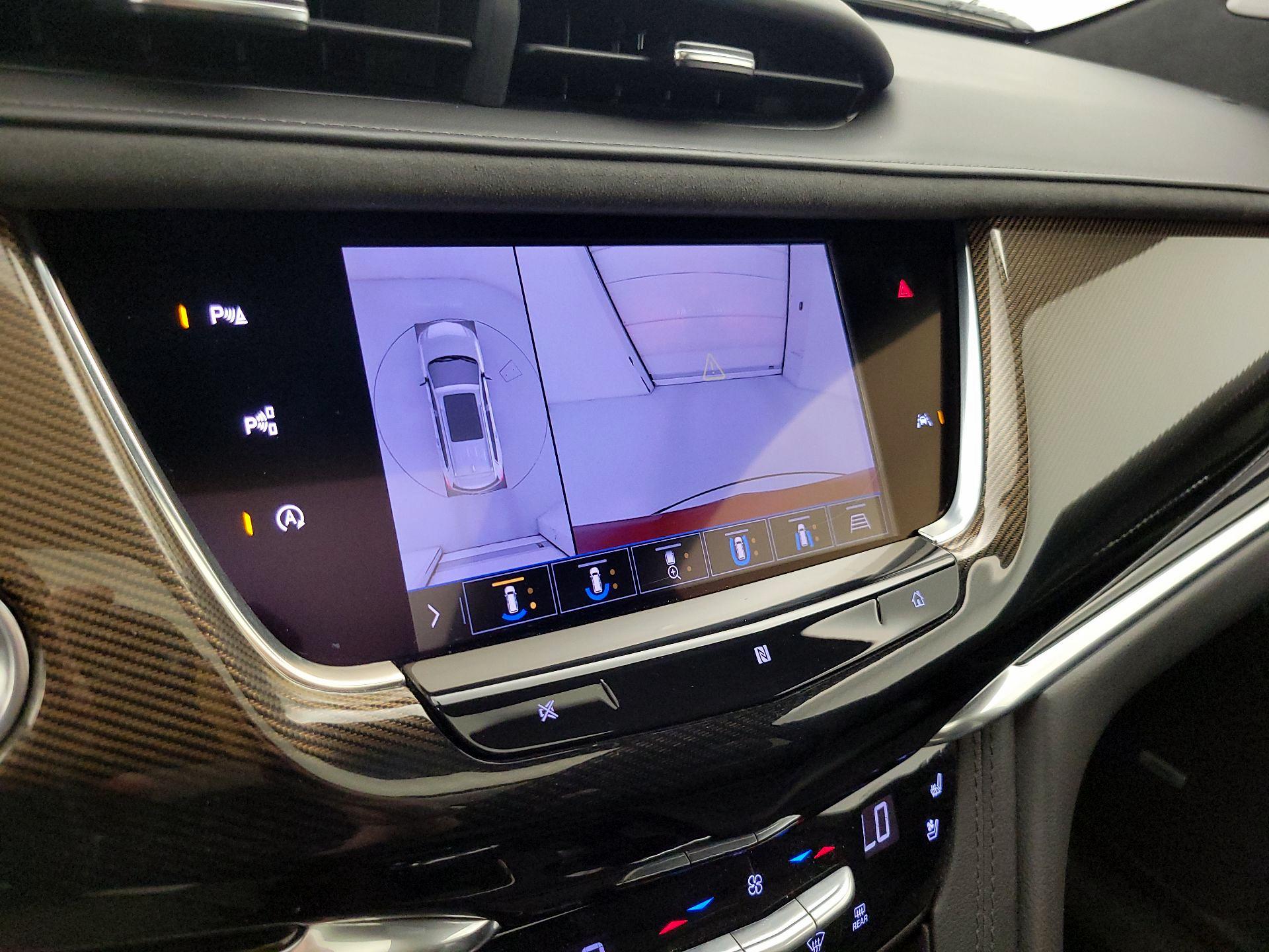 Thumbnail: 2020 Cadillac XT6 - 15