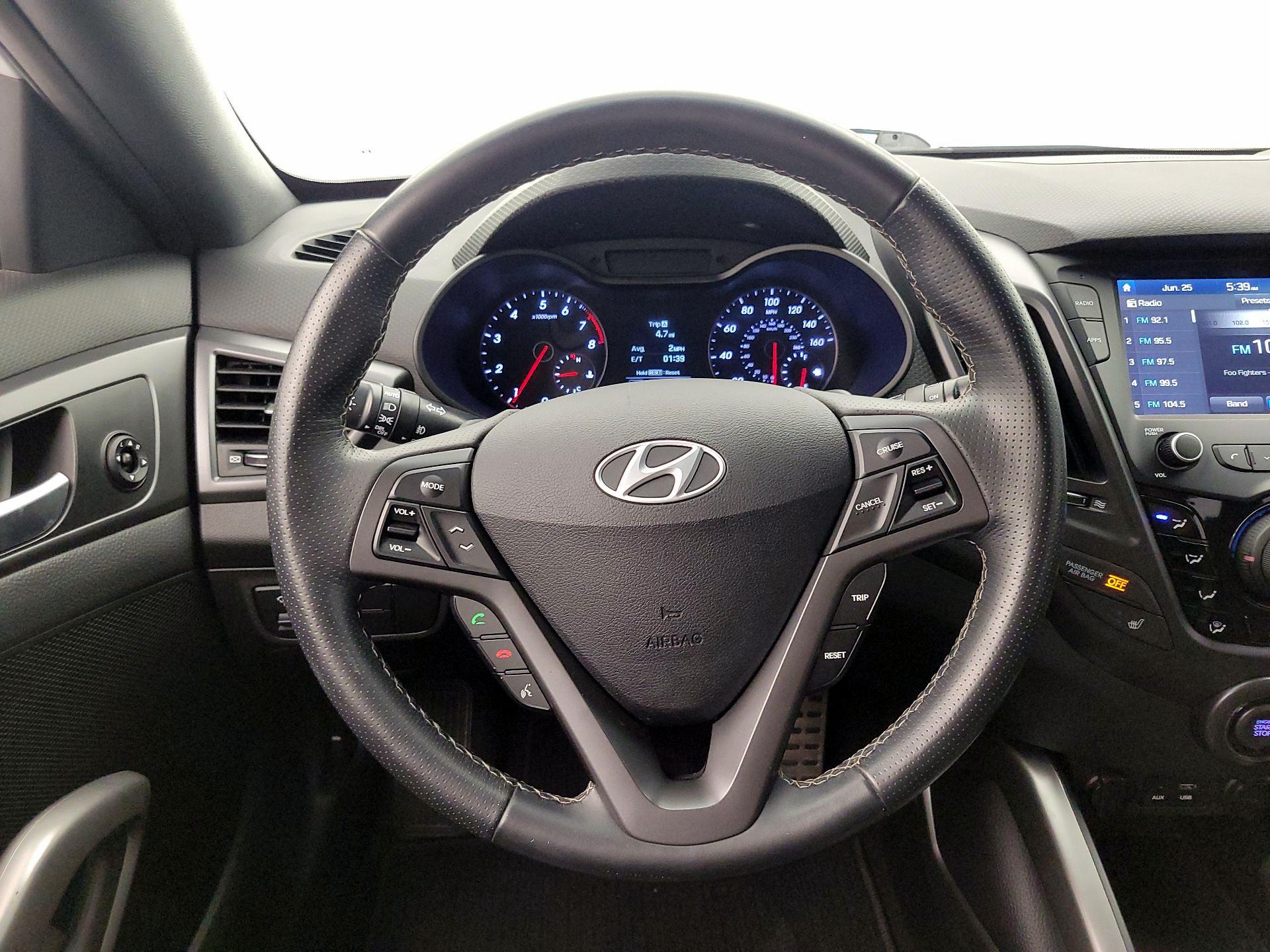 Thumbnail: 2017 Hyundai Veloster - 10