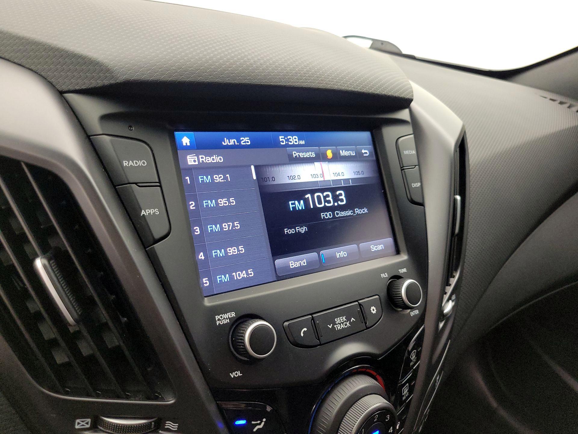 Thumbnail: 2017 Hyundai Veloster - 15