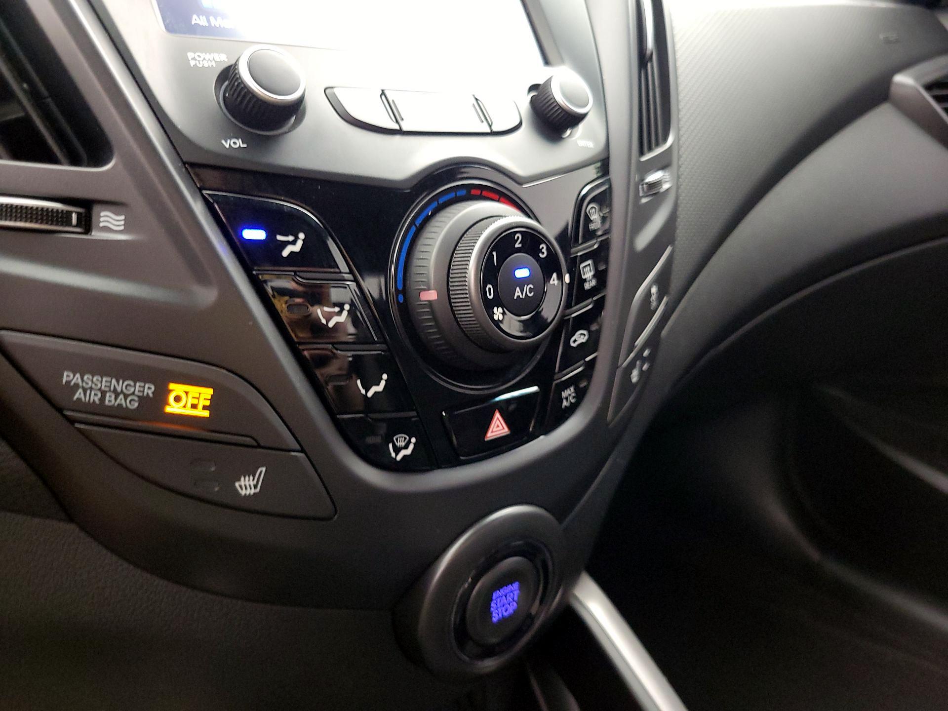 Thumbnail: 2017 Hyundai Veloster - 16
