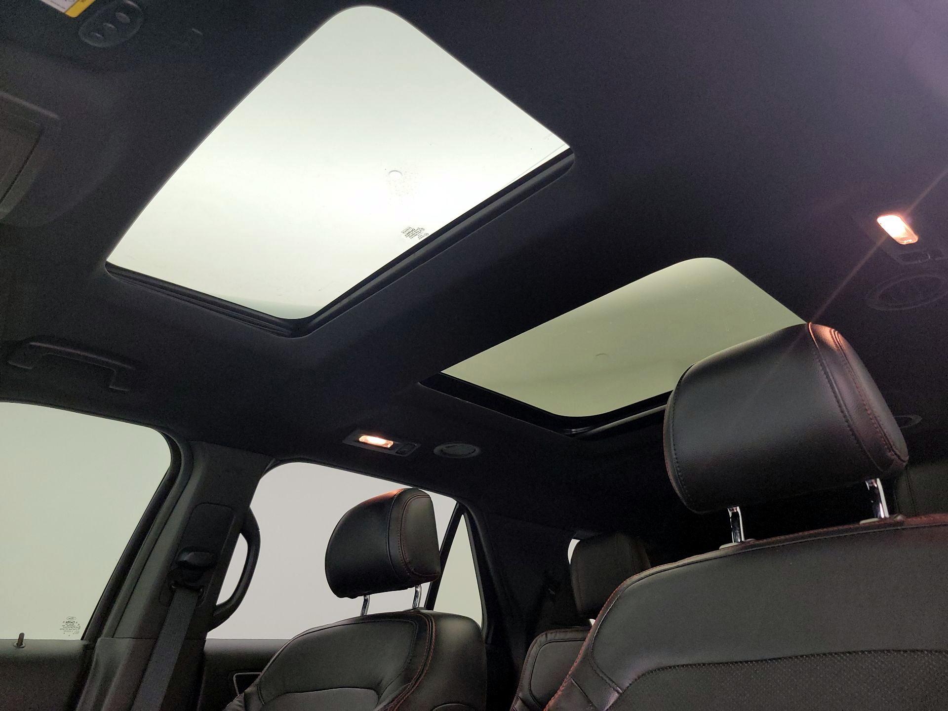 Thumbnail: 2016 Ford Explorer - 20