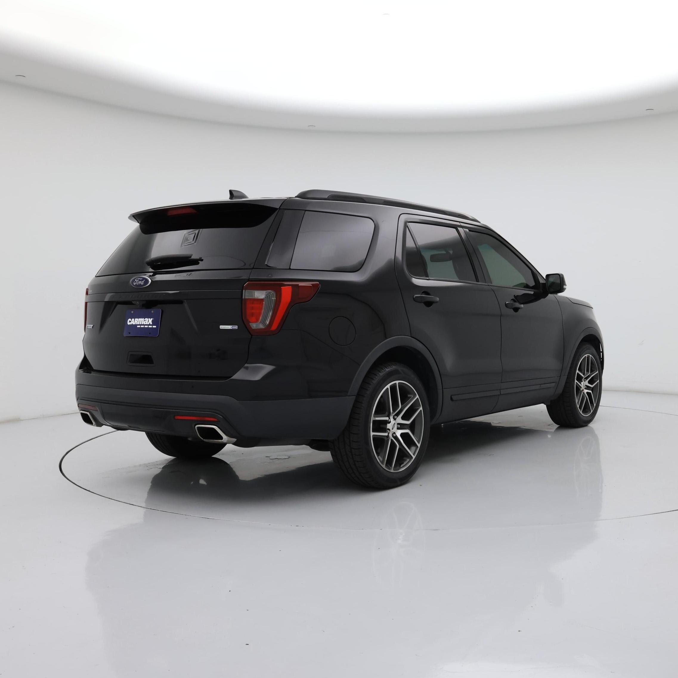 Thumbnail: 2016 Ford Explorer - 8
