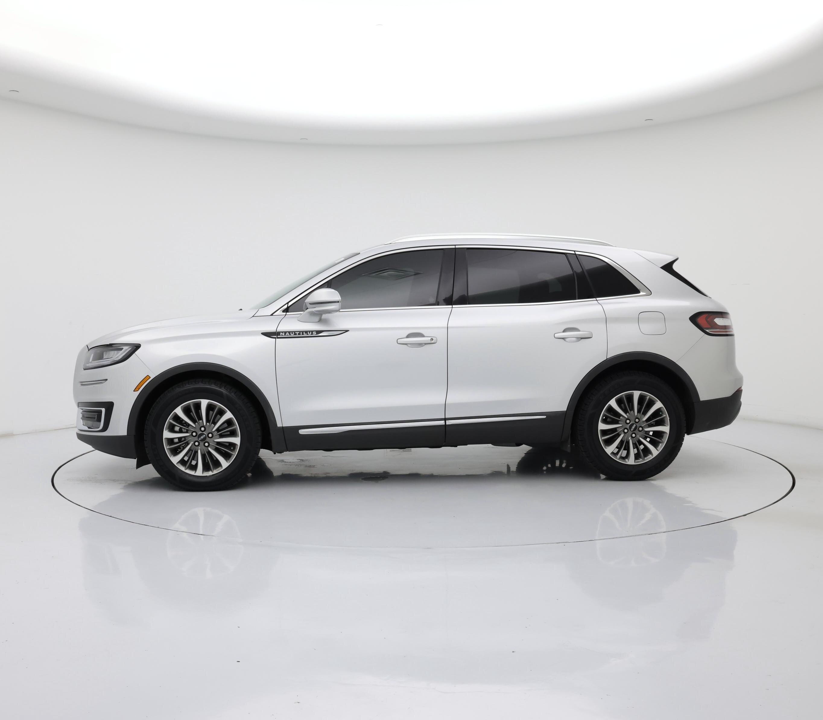 Thumbnail: 2019 Lincoln Nautilus - 3