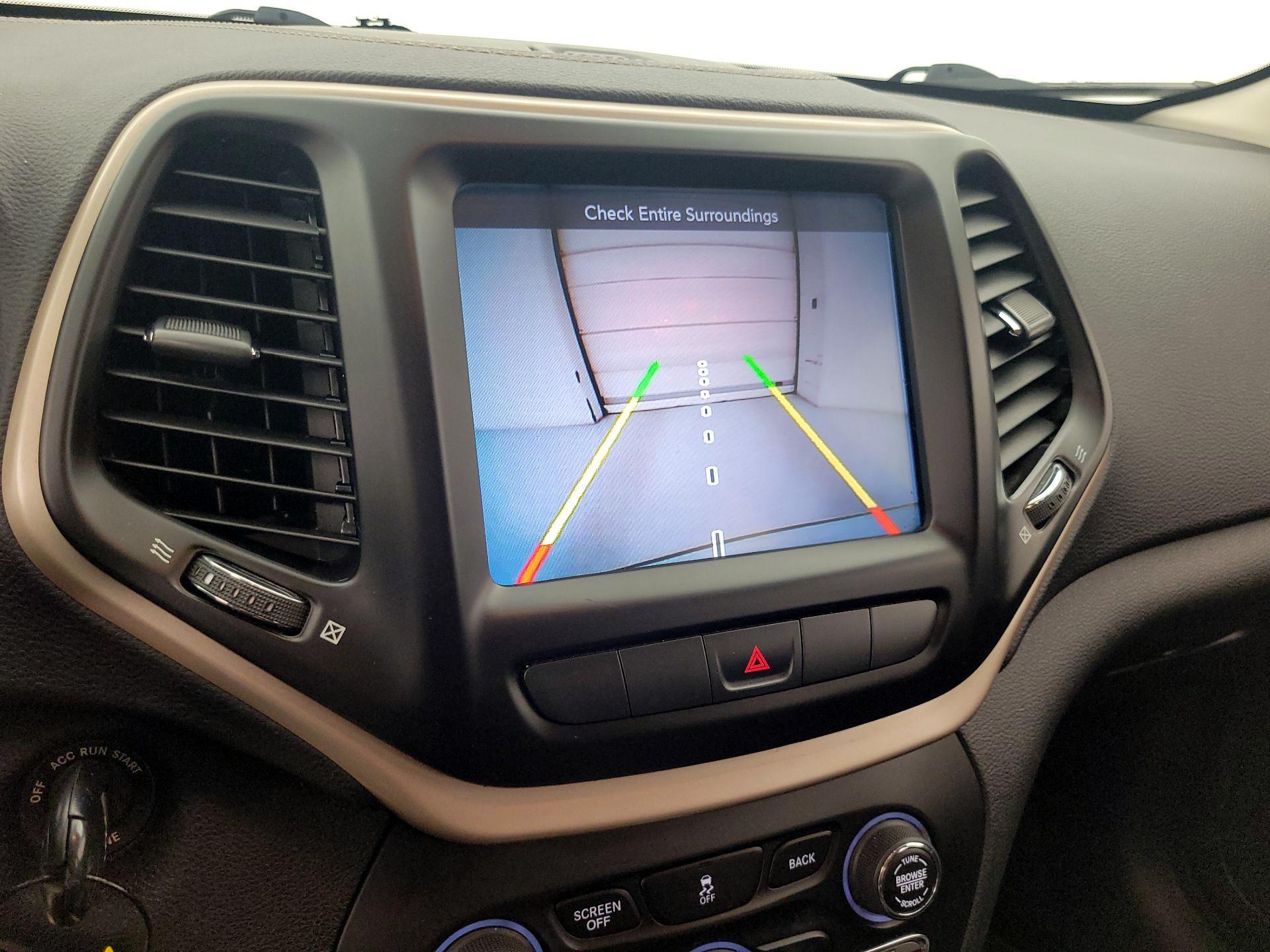 Thumbnail: 2015 Jeep Cherokee - 14