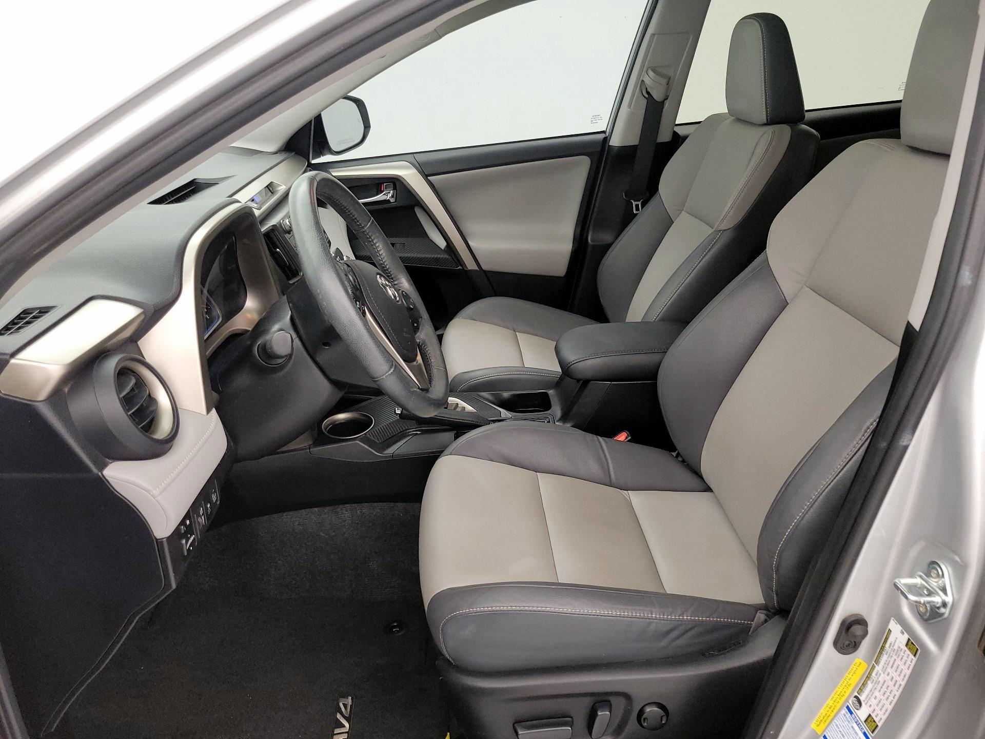 Thumbnail: 2015 Toyota RAV4 - 11