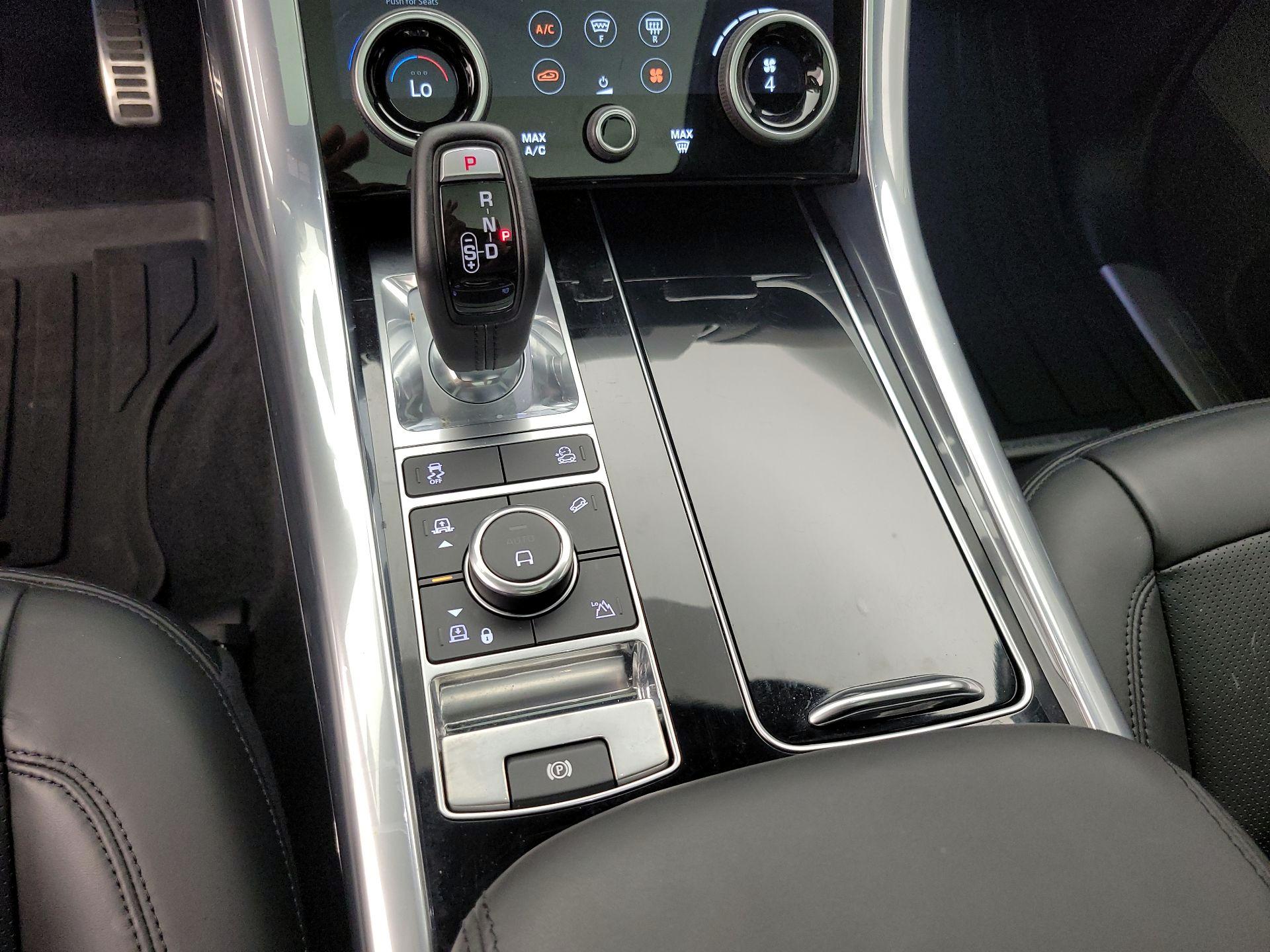 Thumbnail: 2020 Land Rover Range Rover Sport - 17