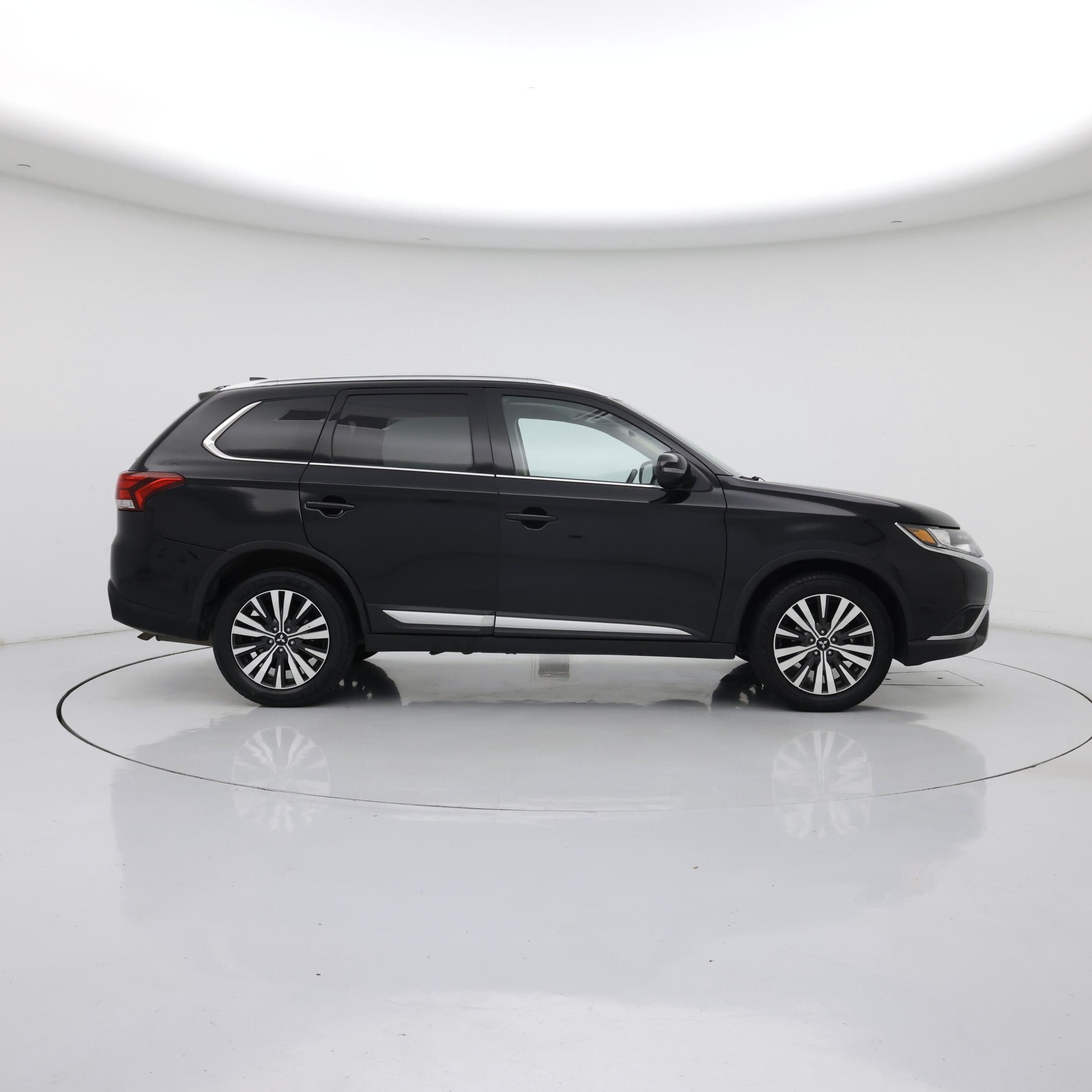 Thumbnail: 2020 Mitsubishi Outlander - 7