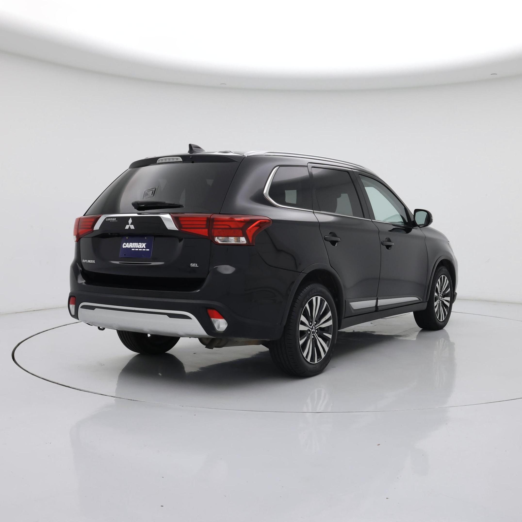 Thumbnail: 2020 Mitsubishi Outlander - 8