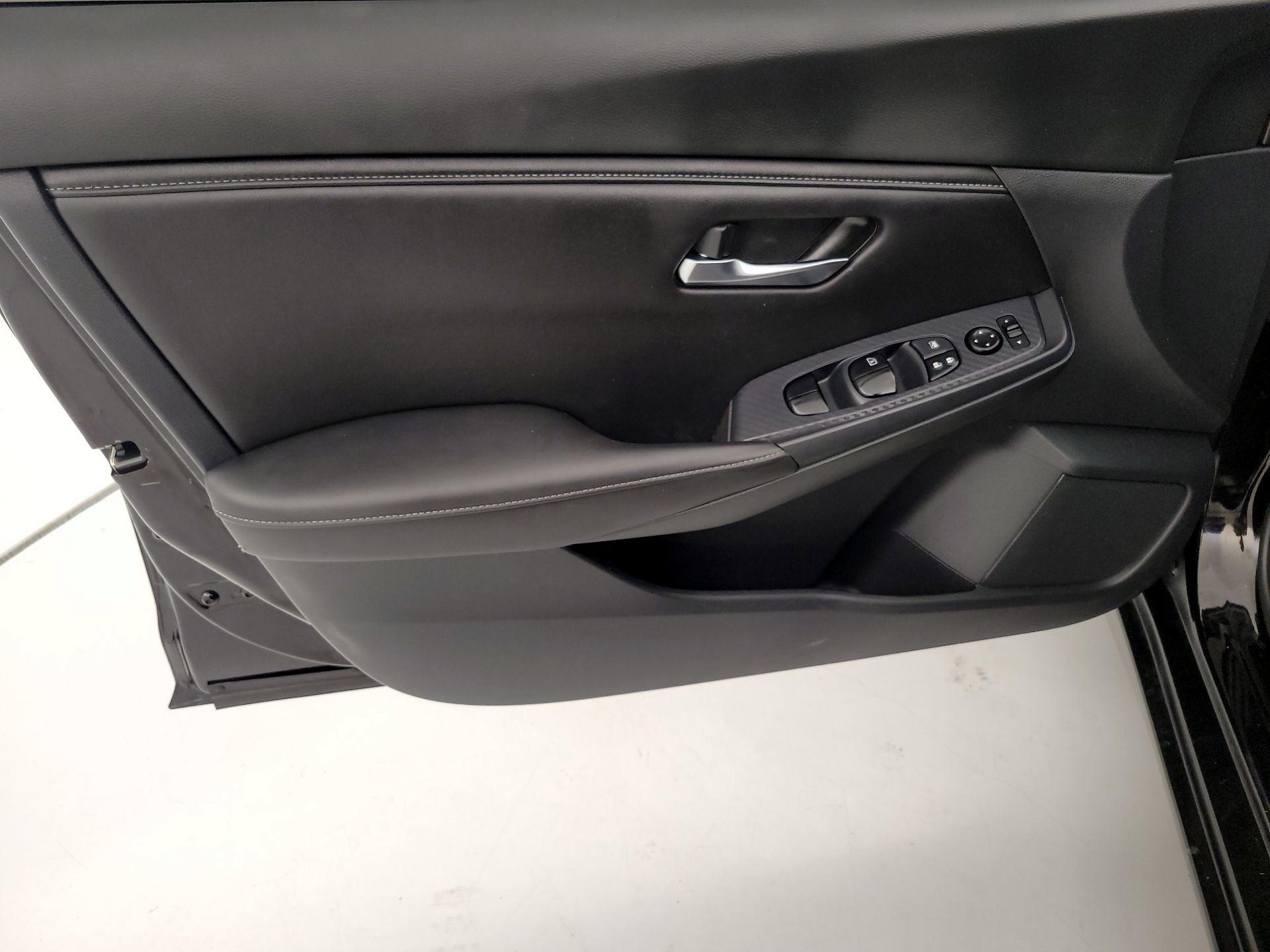 Thumbnail: 2020 Nissan Sentra - 12
