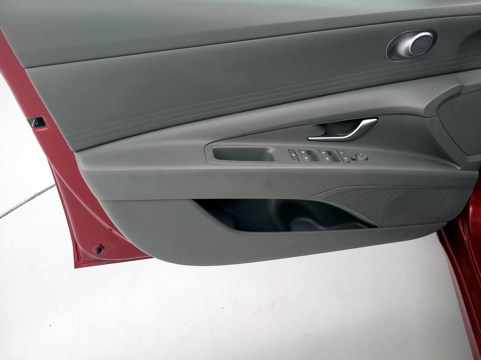Thumbnail: 2024 Hyundai Elantra - 12