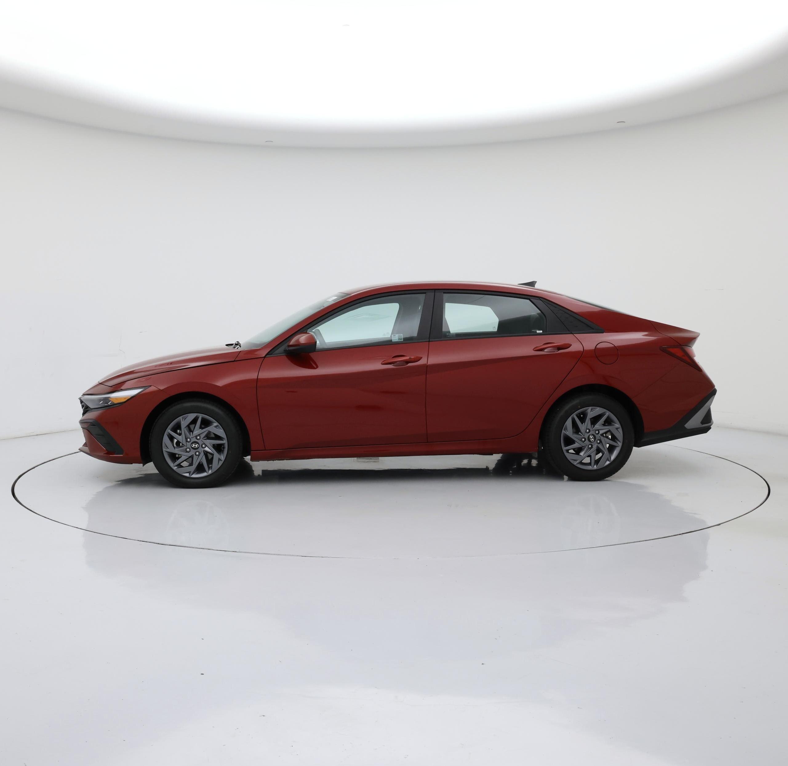 Thumbnail: 2024 Hyundai Elantra - 3