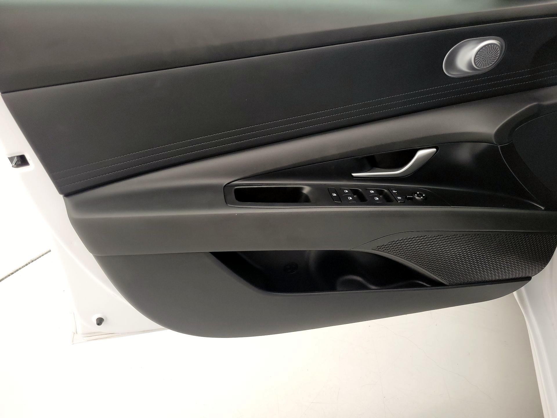 Thumbnail: 2024 Hyundai Elantra - 12