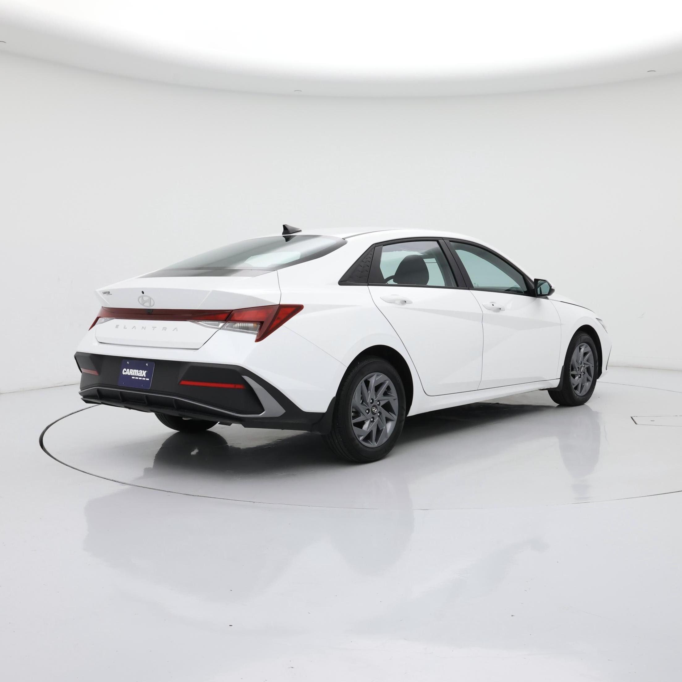 Thumbnail: 2024 Hyundai Elantra - 8