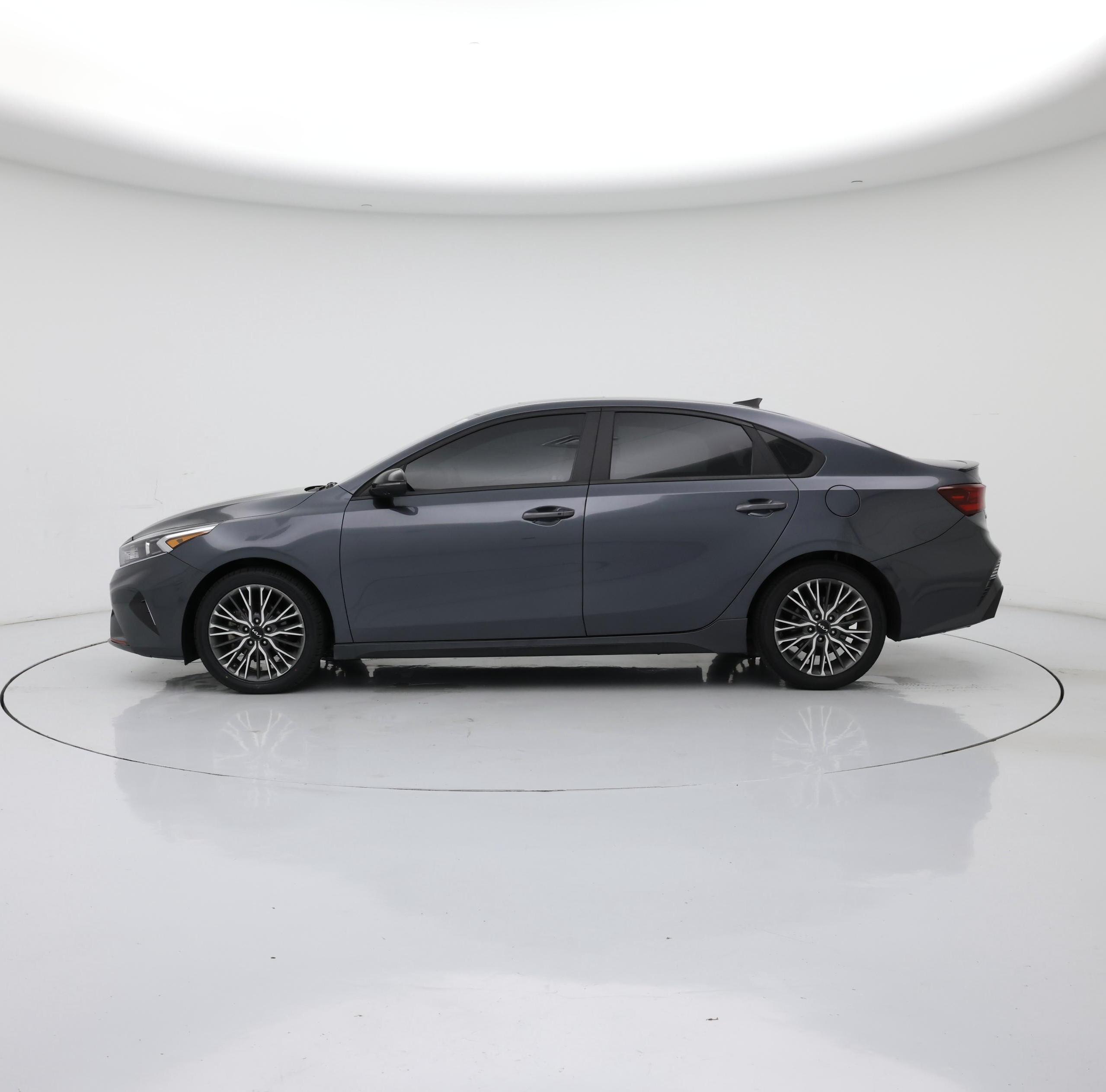 Thumbnail: 2023 Kia Forte - 3
