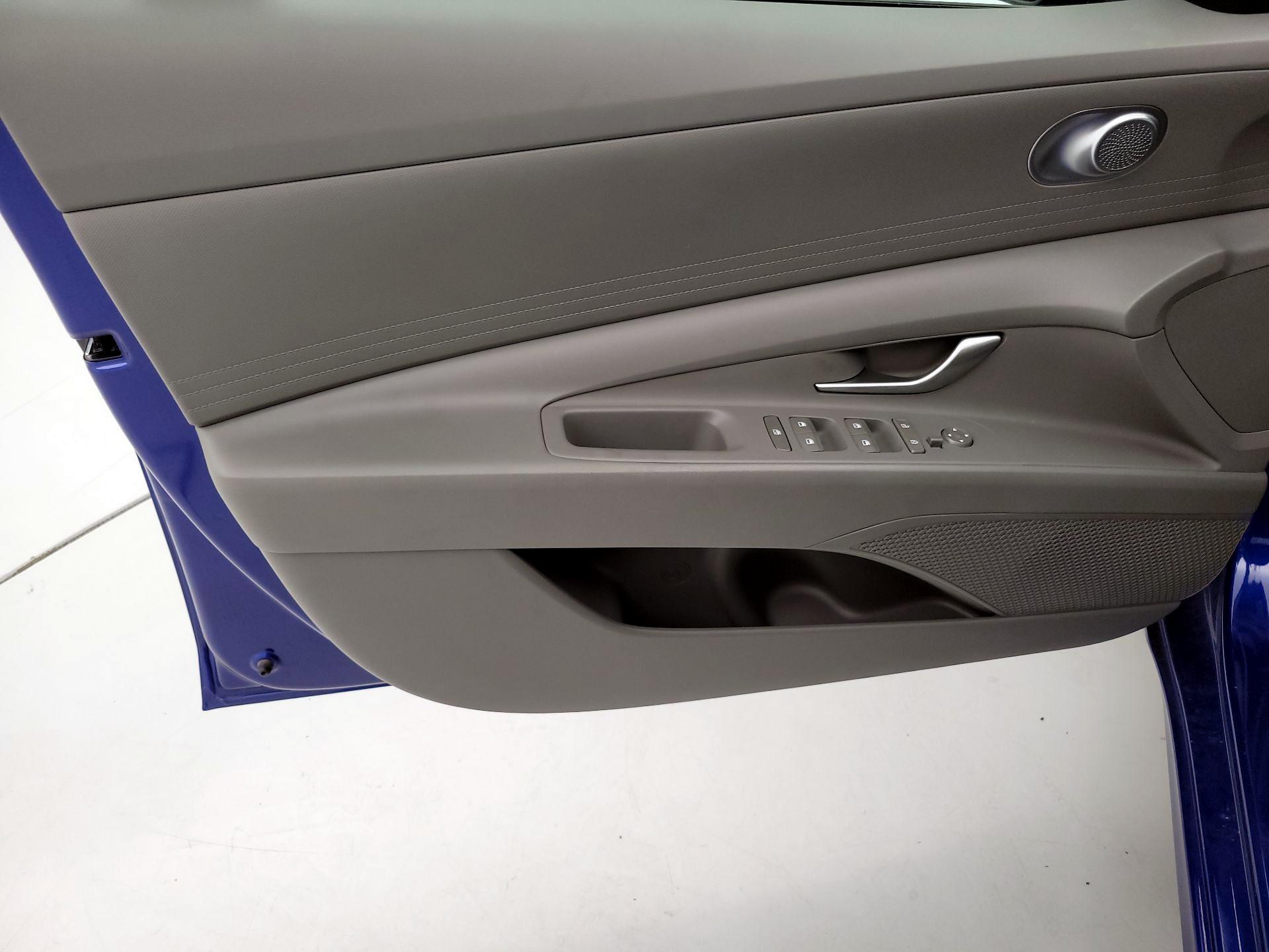 Thumbnail: 2024 Hyundai Elantra - 12