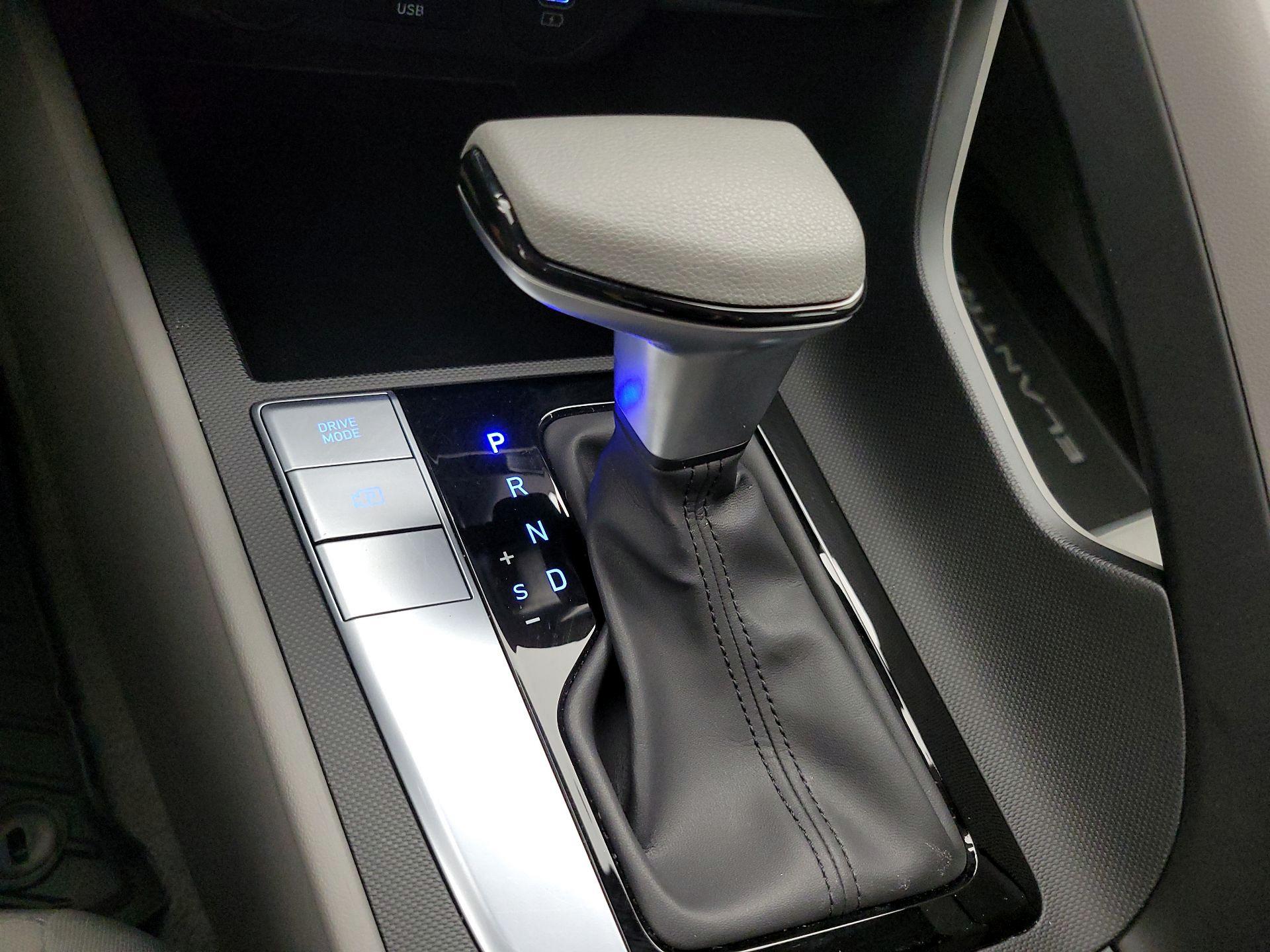 Thumbnail: 2024 Hyundai Elantra - 18