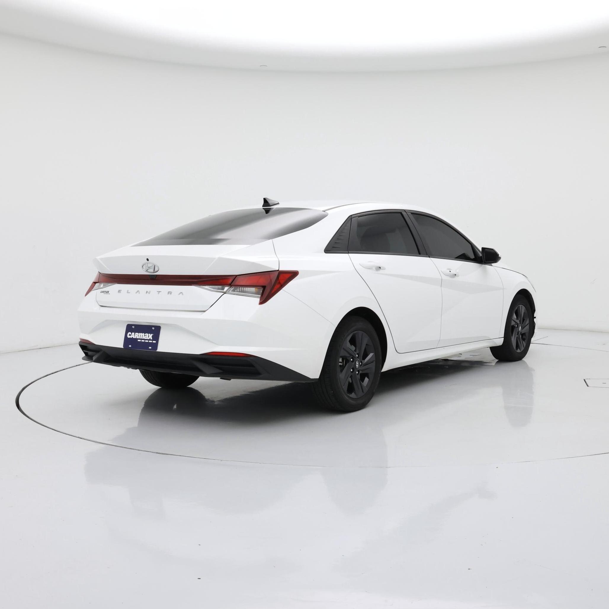 Thumbnail: 2023 Hyundai Elantra - 8