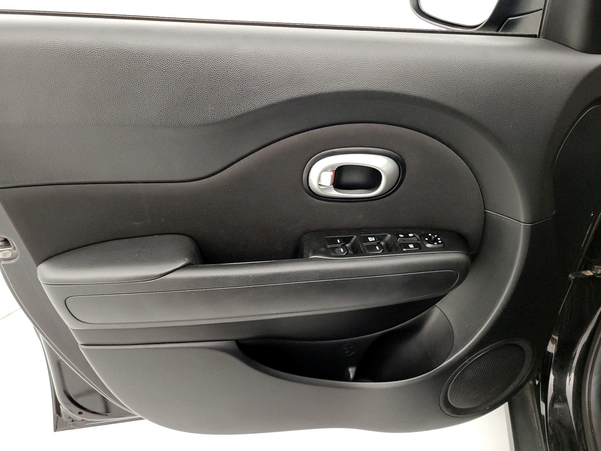 Thumbnail: 2016 Kia Soul - 12