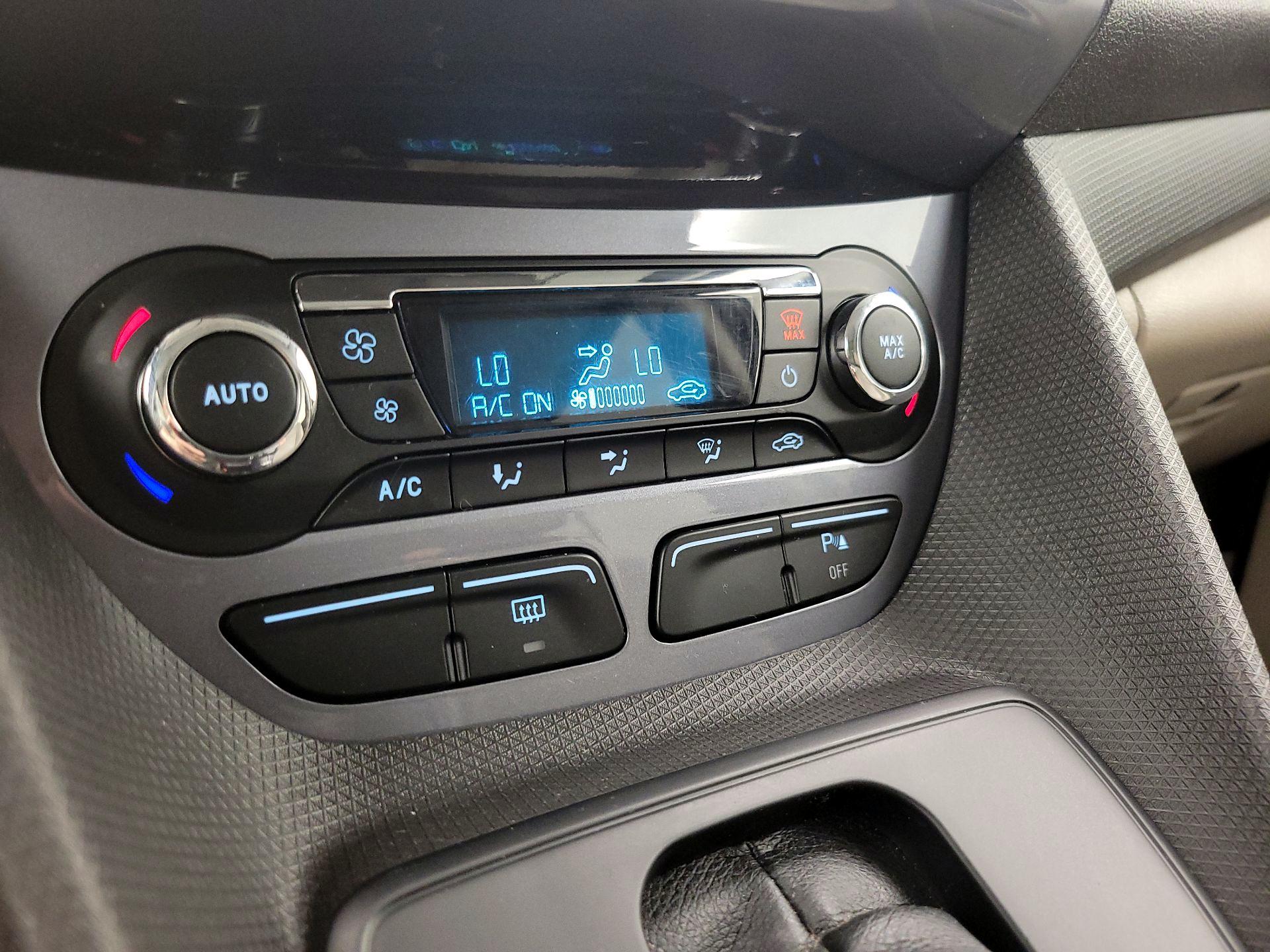Thumbnail: 2014 Ford Transit Series - 17
