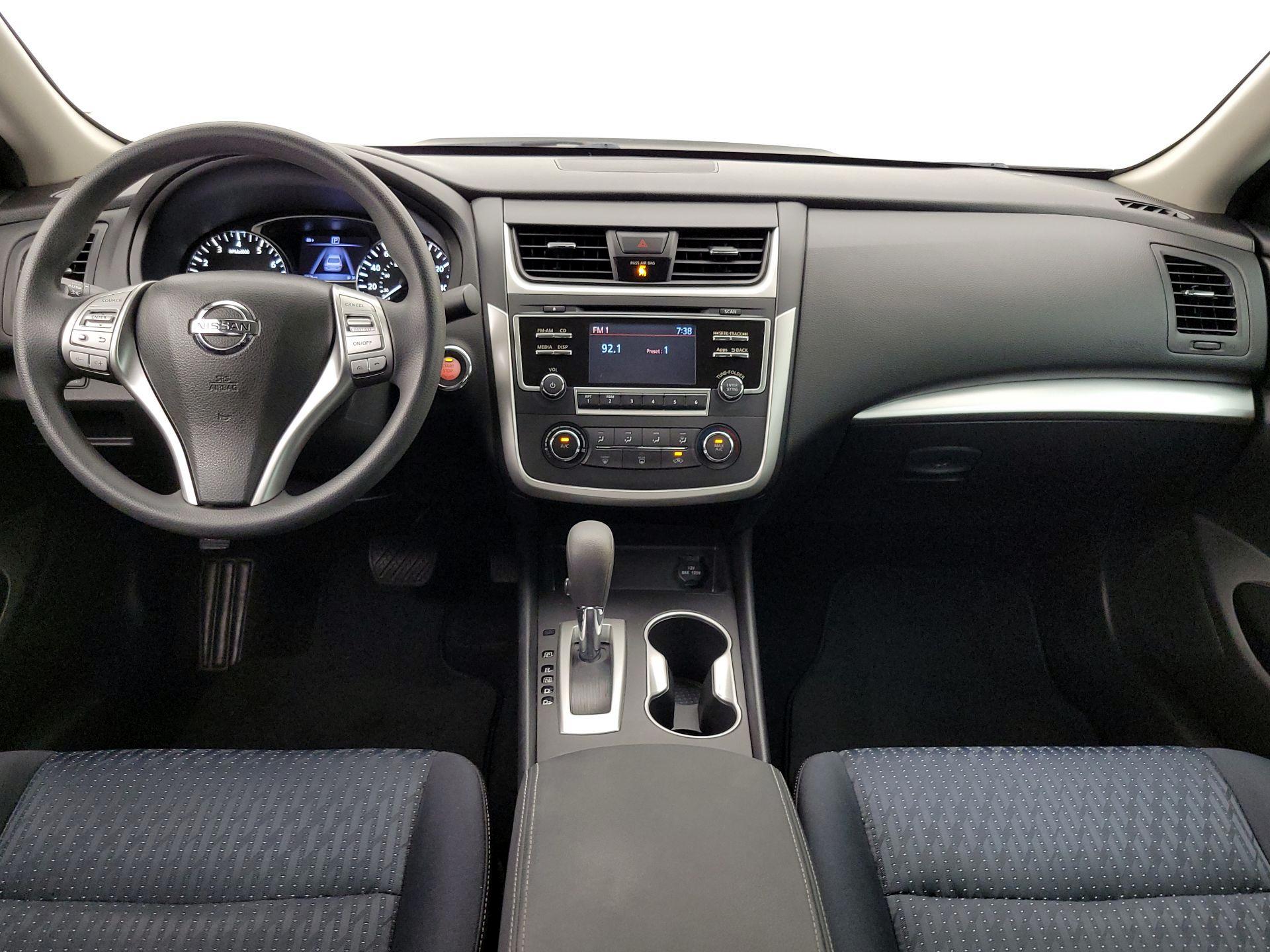 Thumbnail: 2016 Nissan Altima - 9