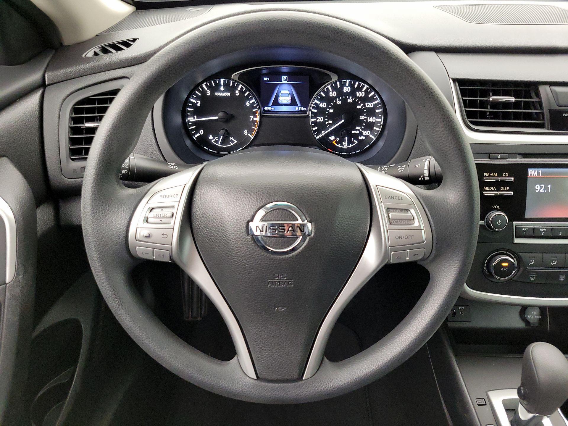 Thumbnail: 2016 Nissan Altima - 10