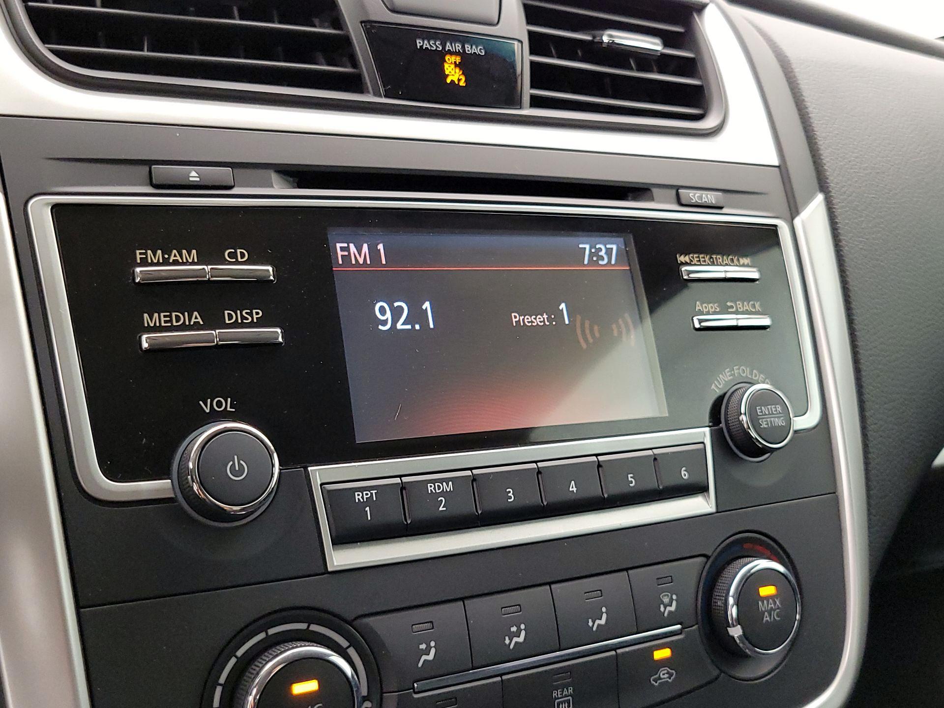 Thumbnail: 2016 Nissan Altima - 15