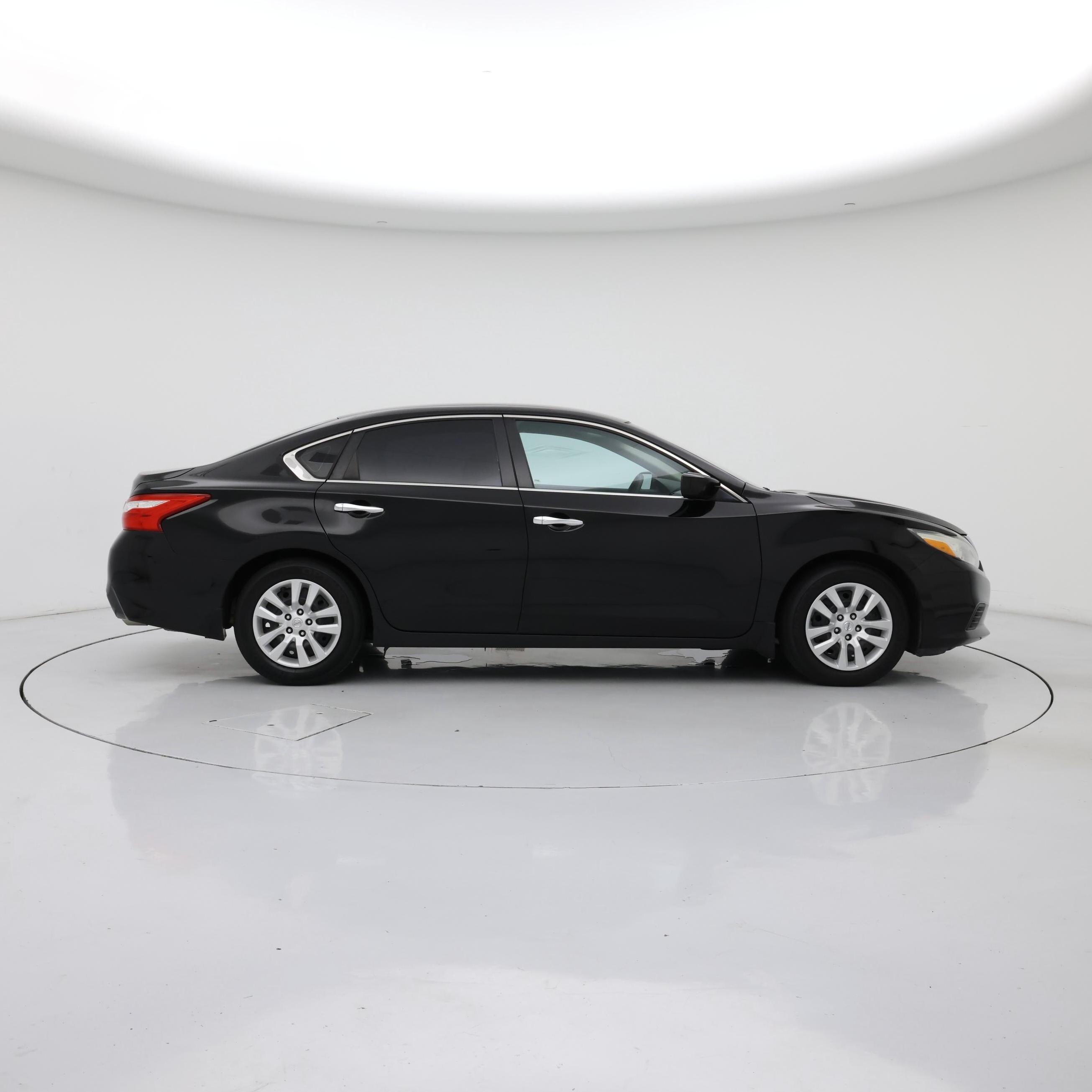 Thumbnail: 2016 Nissan Altima - 7