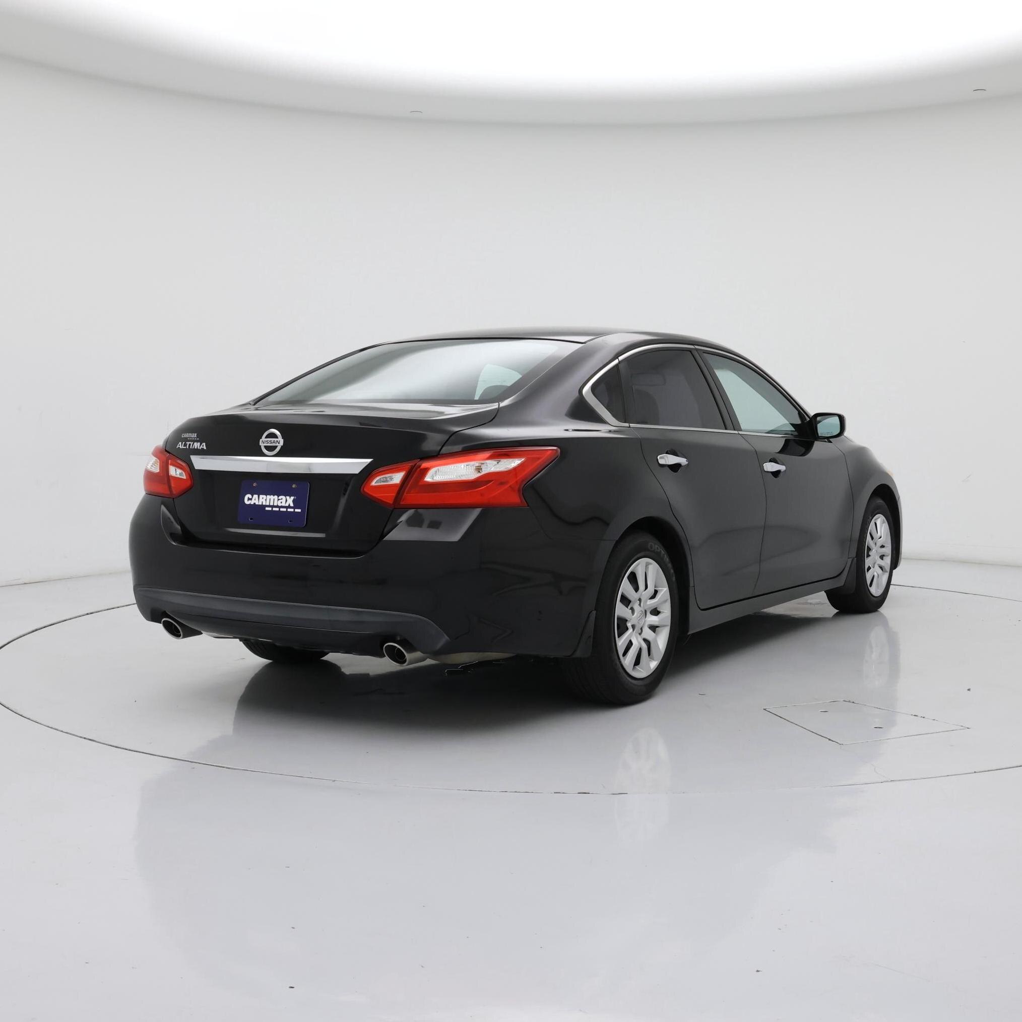 Thumbnail: 2016 Nissan Altima - 8