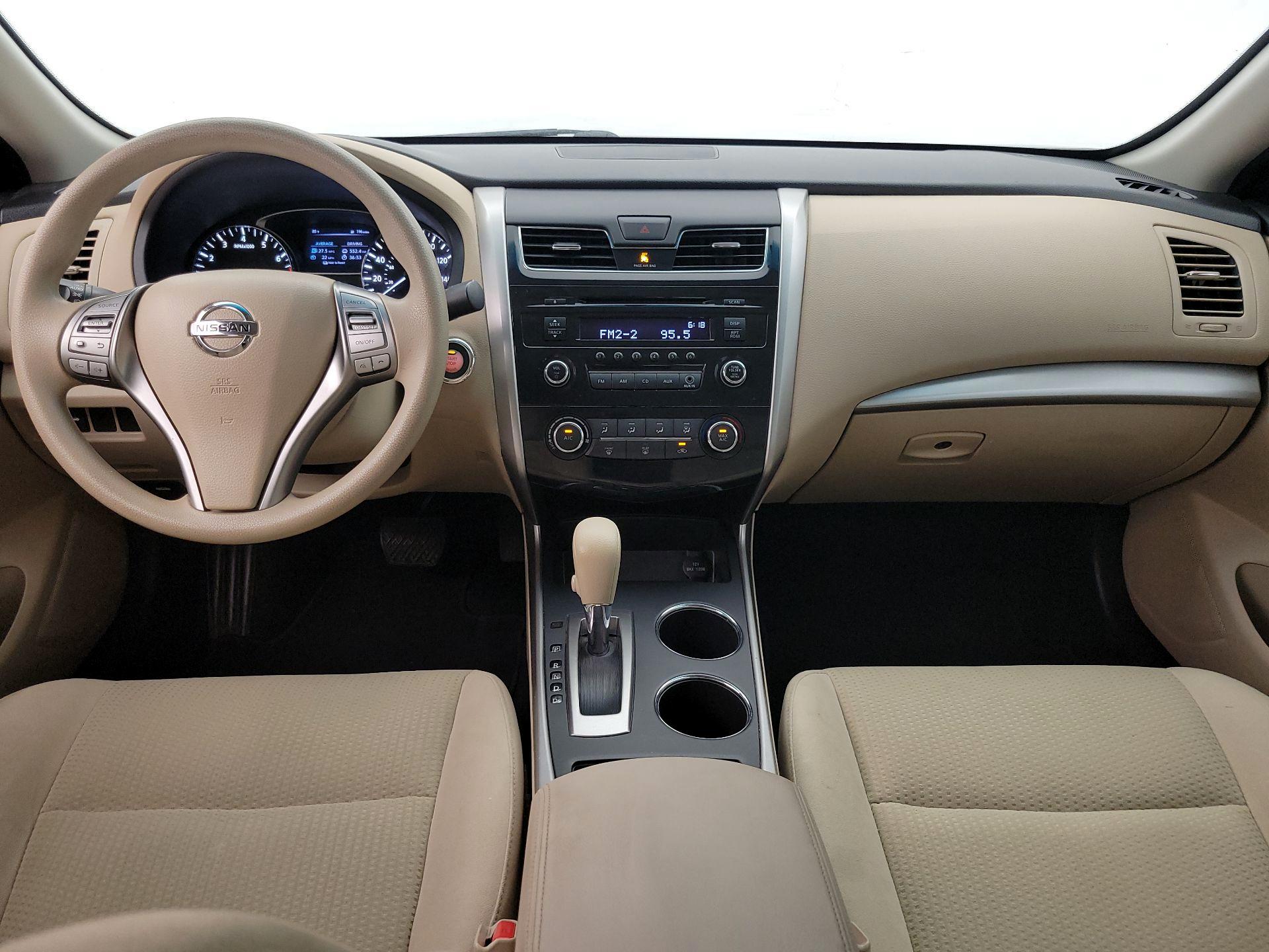 Thumbnail: 2015 Nissan Altima - 9