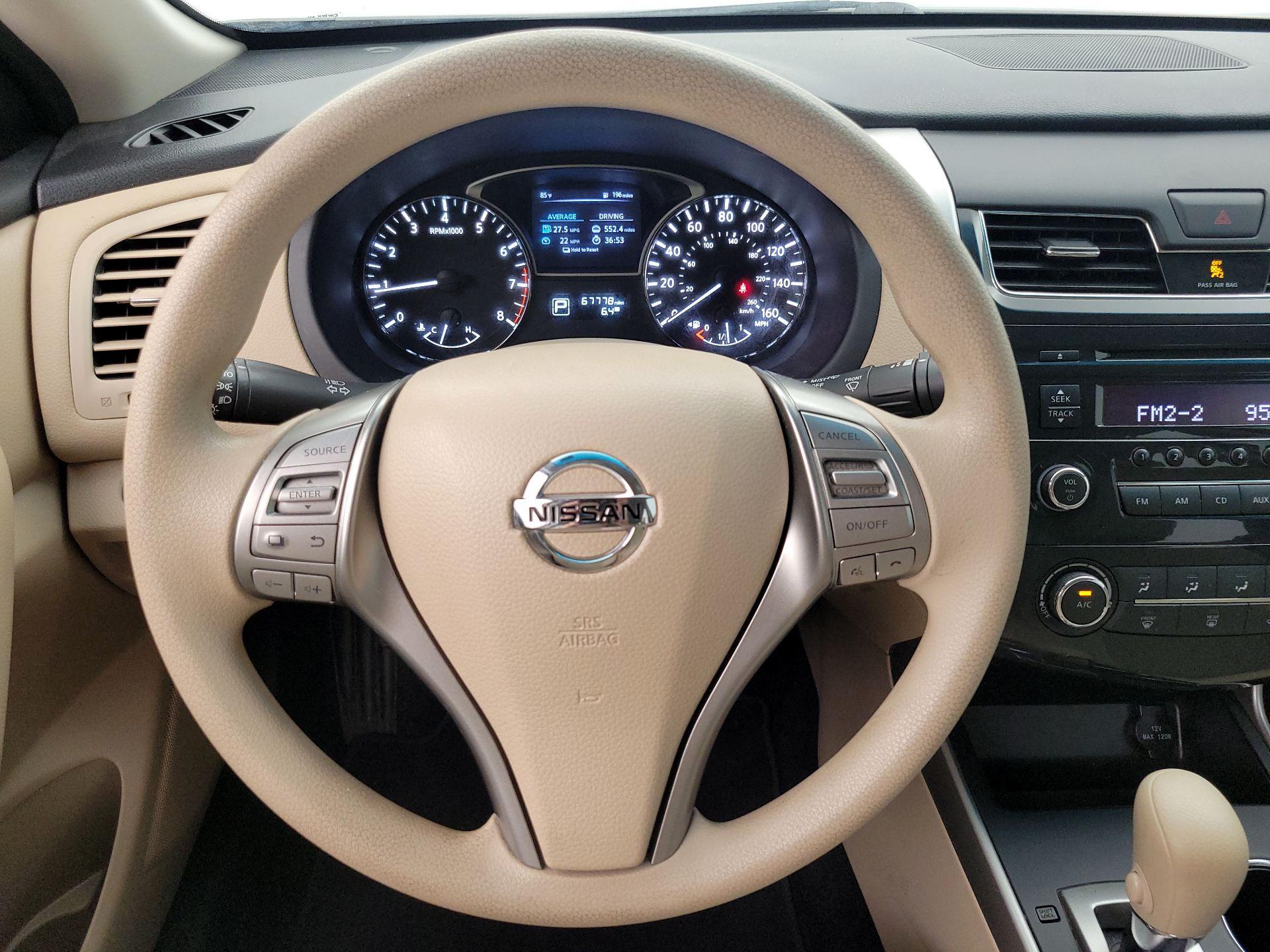 Thumbnail: 2015 Nissan Altima - 10