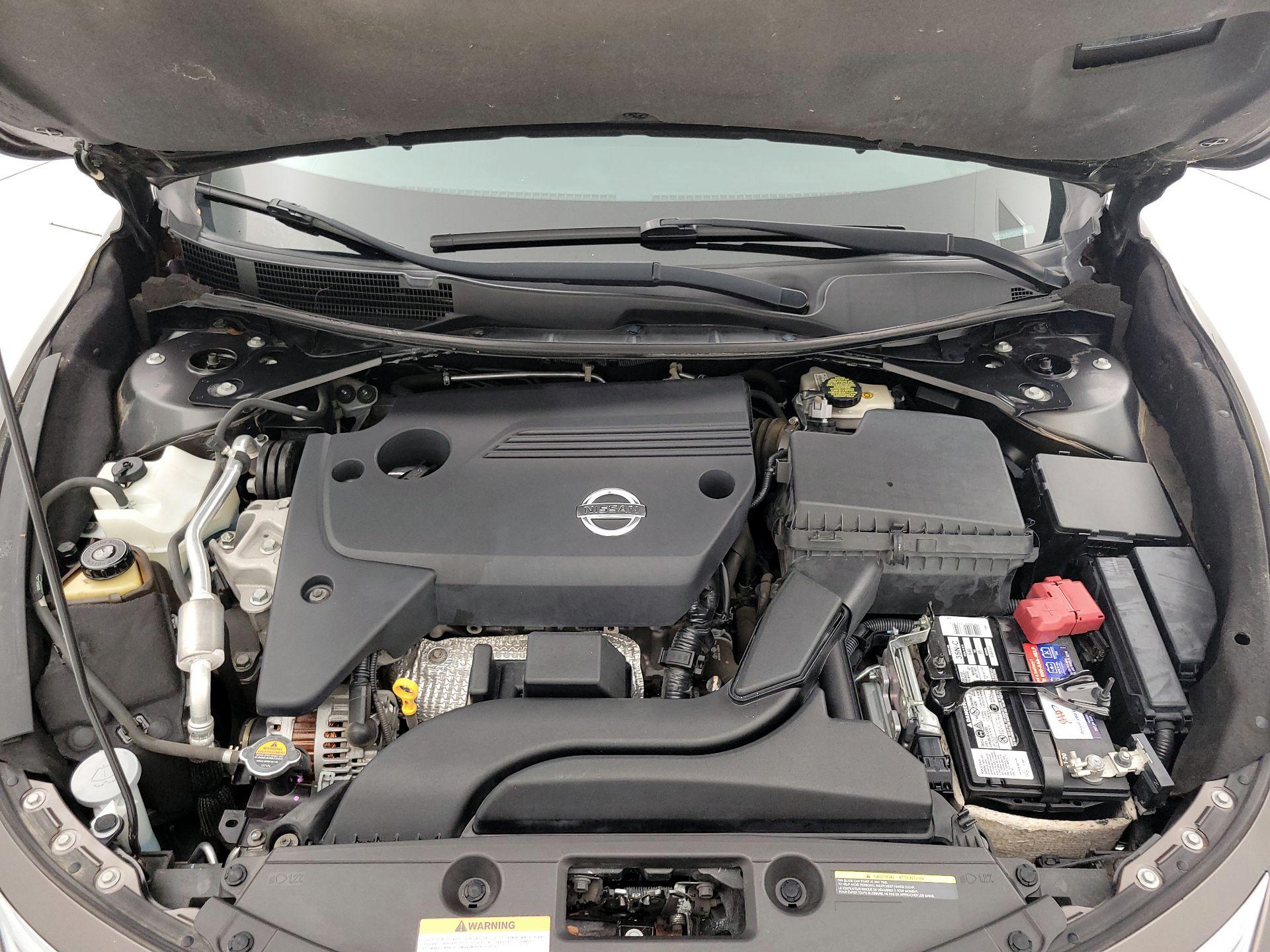 Thumbnail: 2015 Nissan Altima - 19