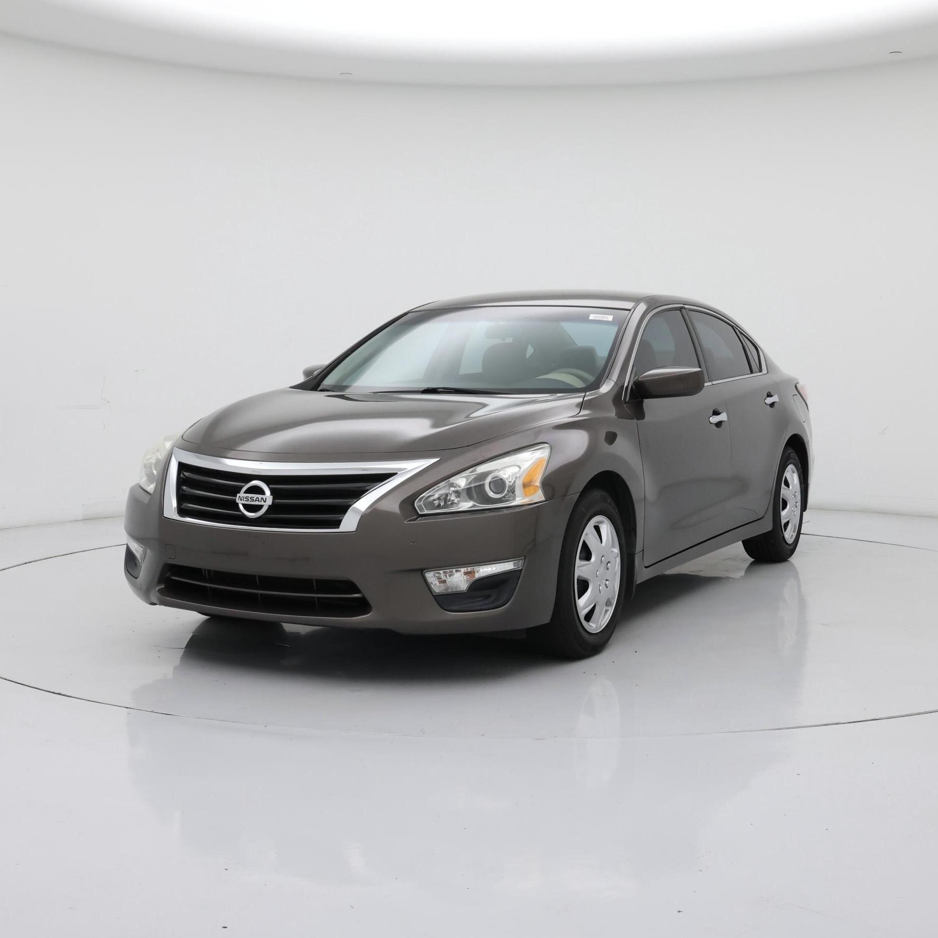 Thumbnail: 2015 Nissan Altima - 4