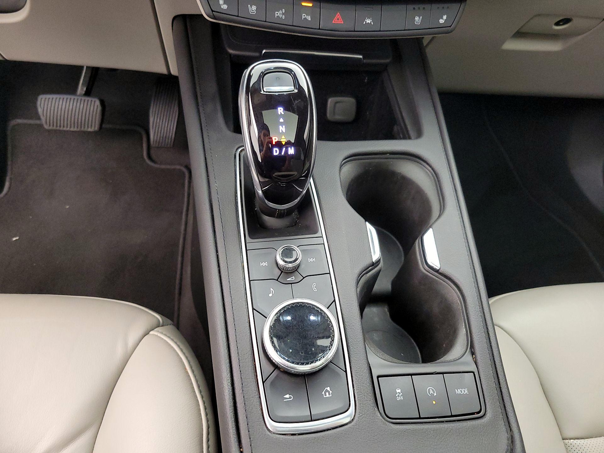 Thumbnail: 2022 Cadillac XT4 - 17