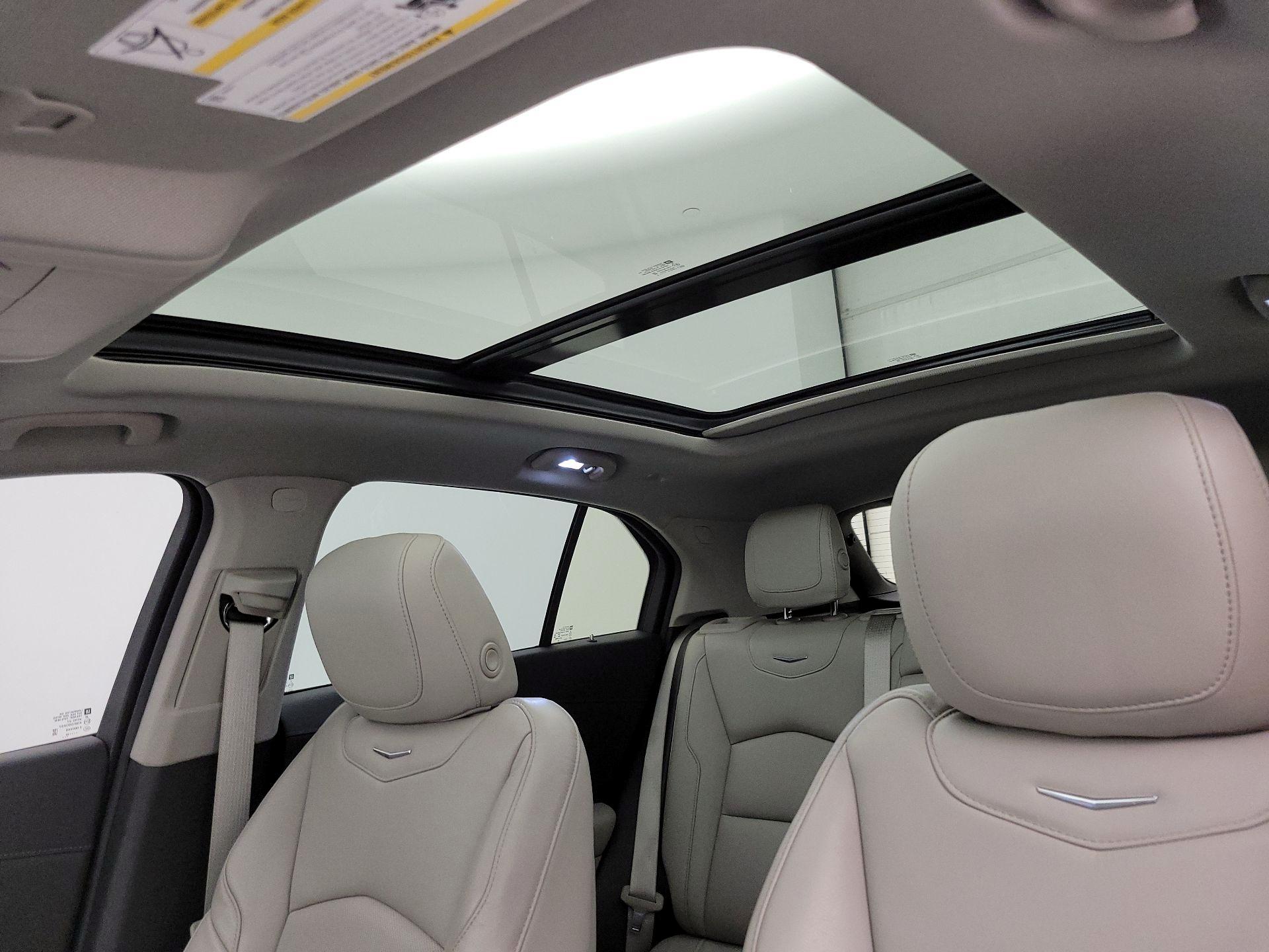 Thumbnail: 2022 Cadillac XT4 - 19