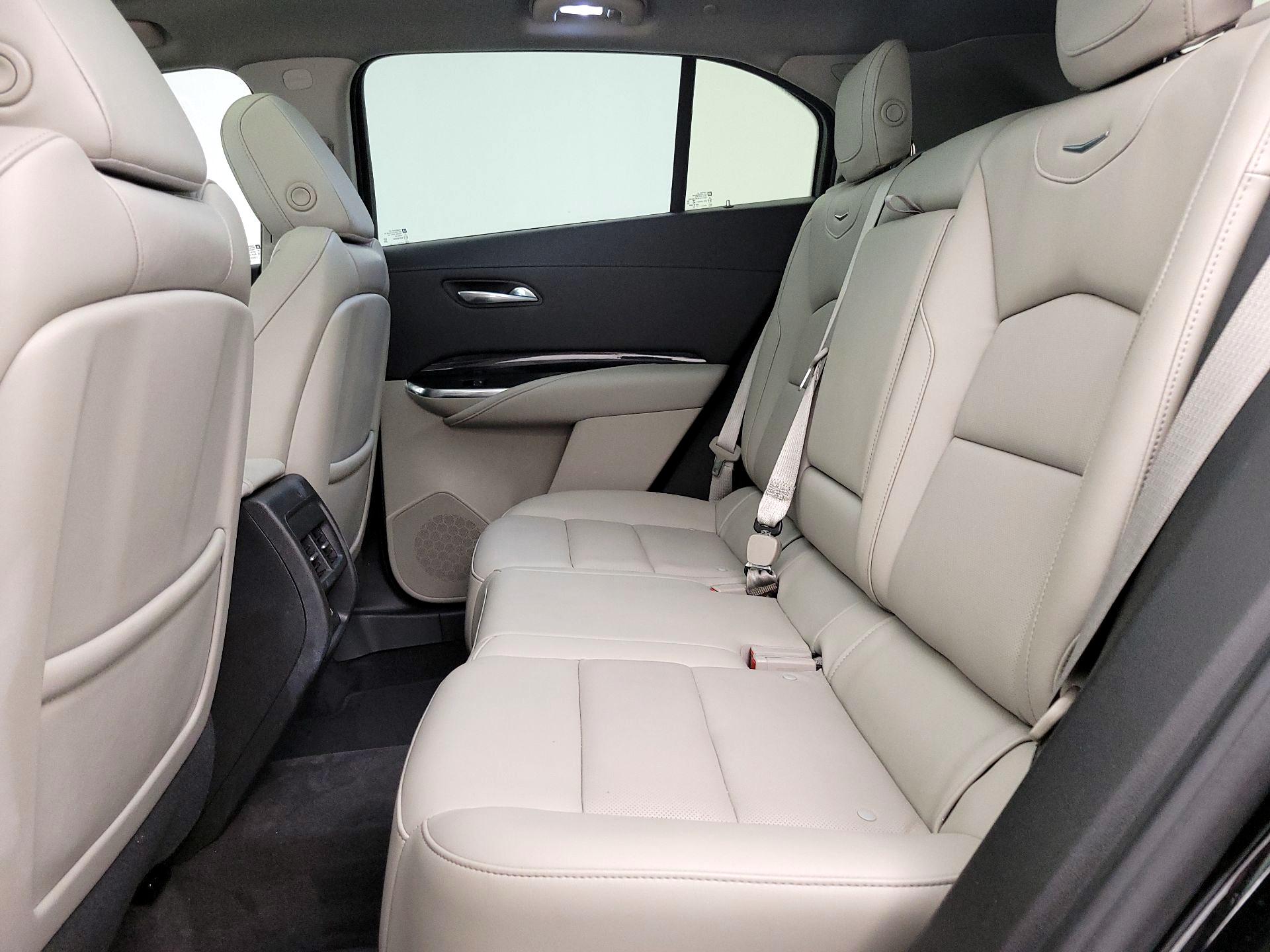 Thumbnail: 2022 Cadillac XT4 - 20