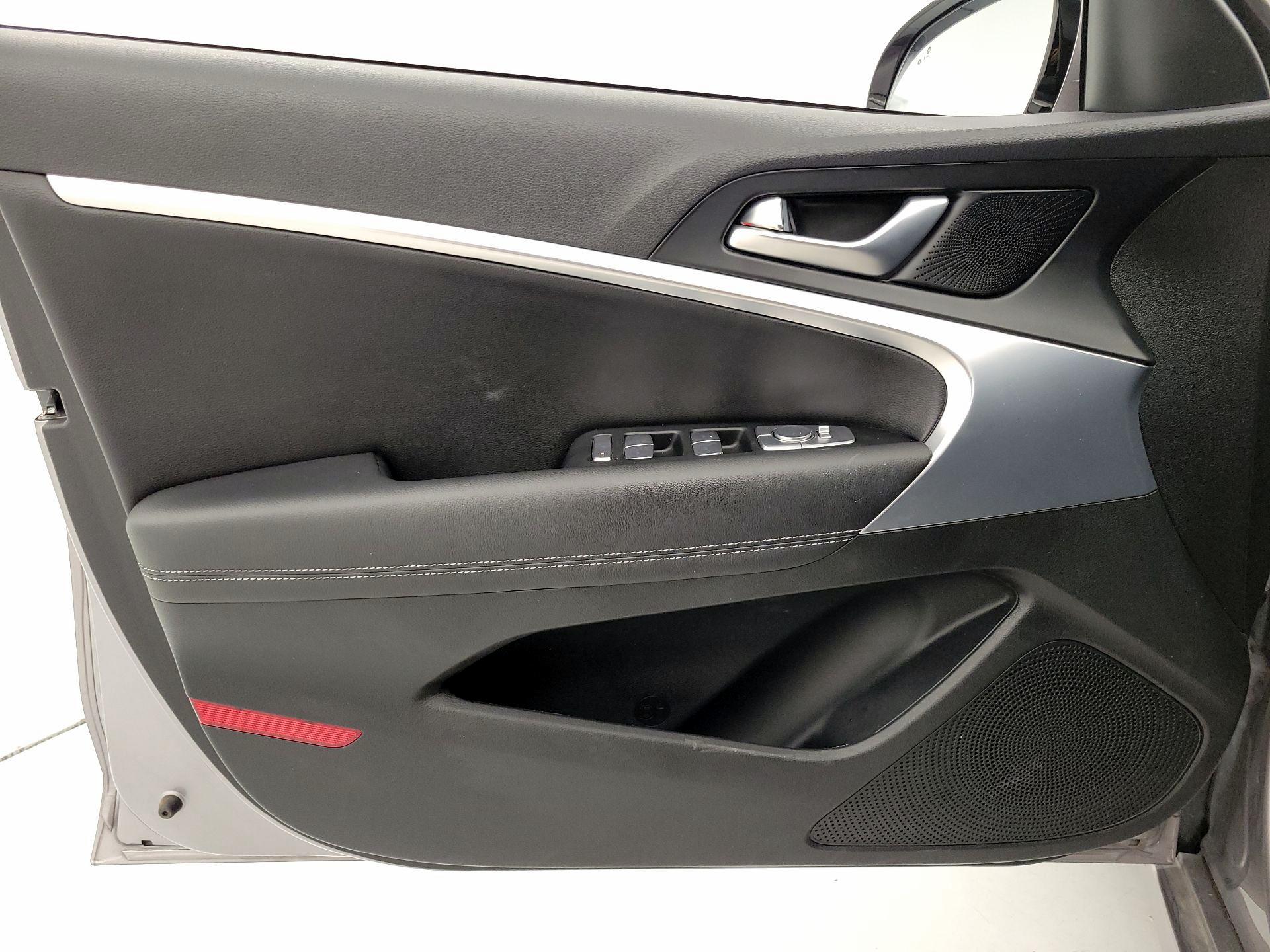 Thumbnail: 2023 Genesis G70 - 12
