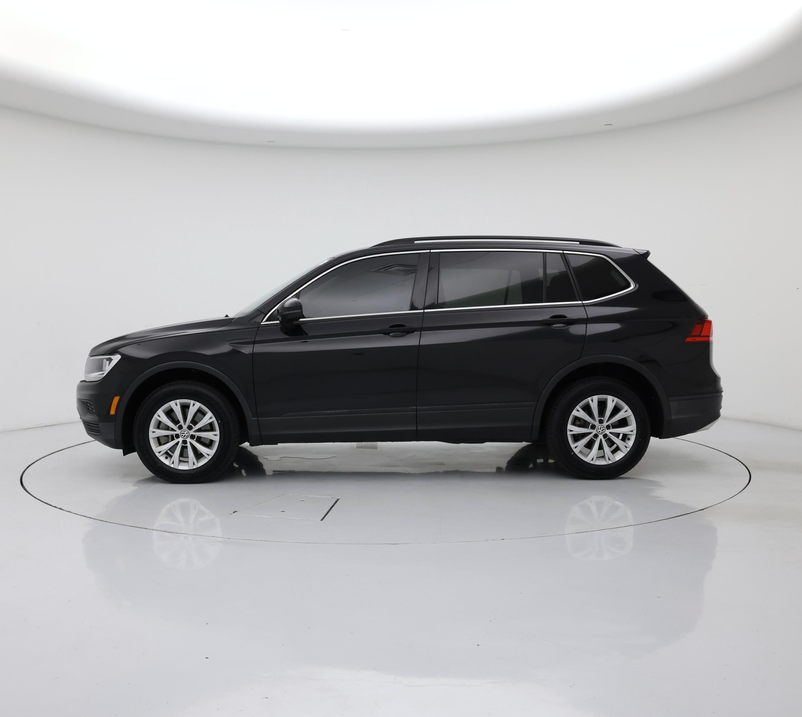 Thumbnail: 2019 Volkswagen Tiguan - 3